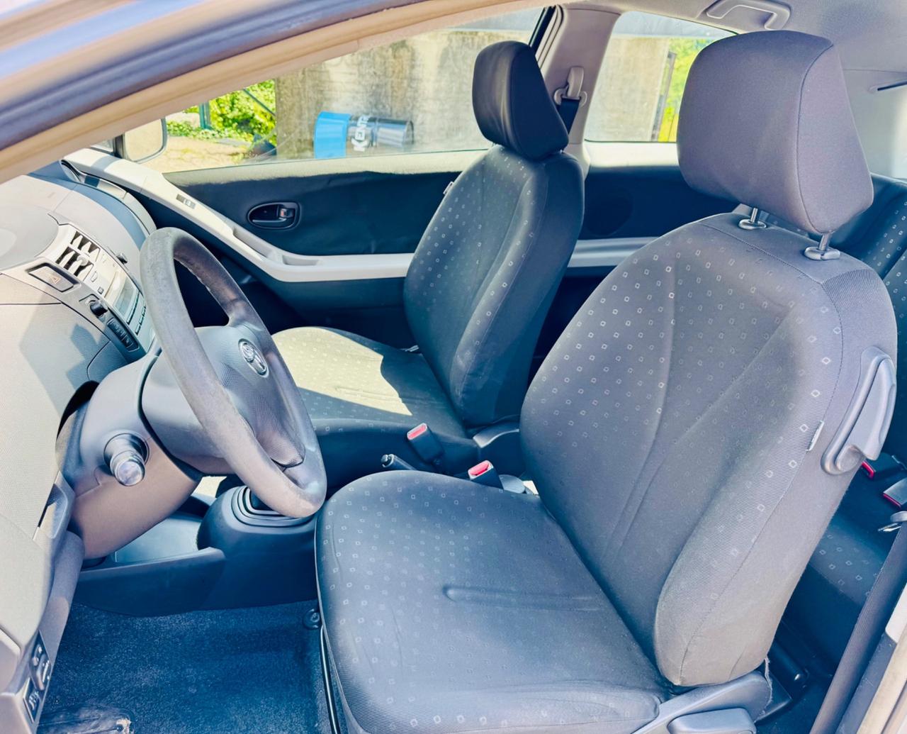 Toyota Yaris 1.0 3 porte Ok Neopatentati