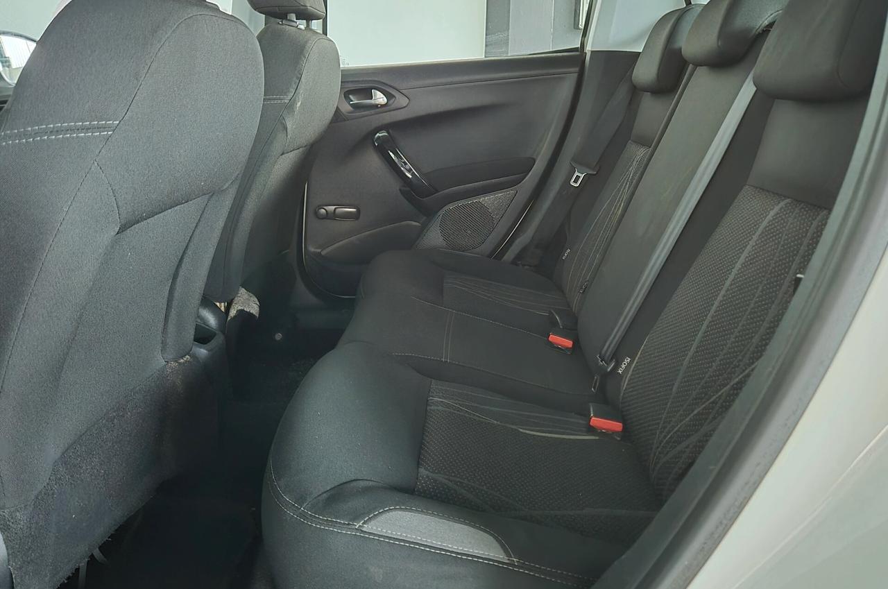 Peugeot 208 PureTech 82 5 porte Allure