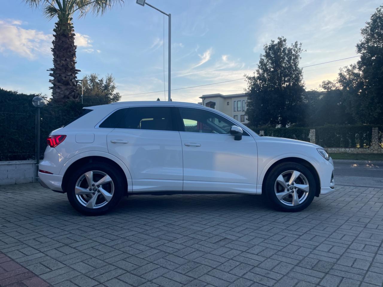 Audi Q3 35 TDI S tronic Business Advanced
