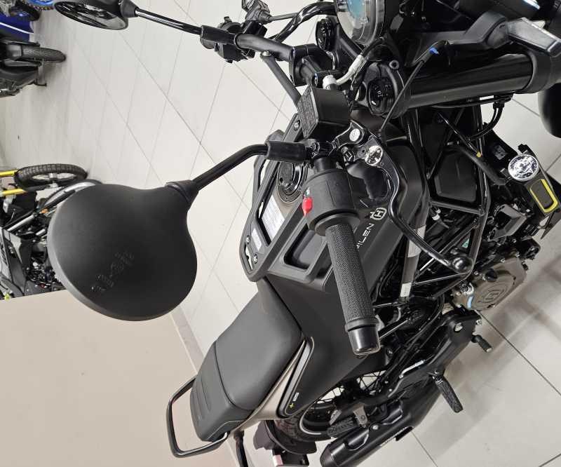 Husqvarna Svartpilen 125 - 2024