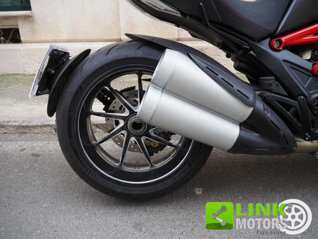 DUCATI Diavel Red Carbon