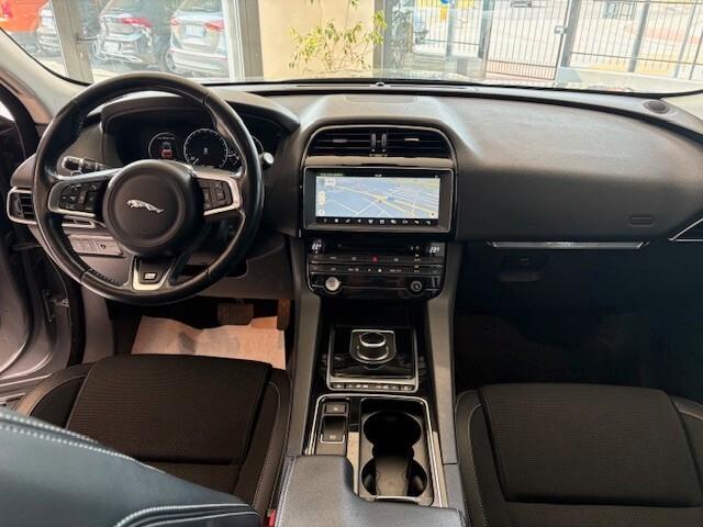 Jaguar F-Pace 2.0 D 240 CV AWD aut. R-Sport