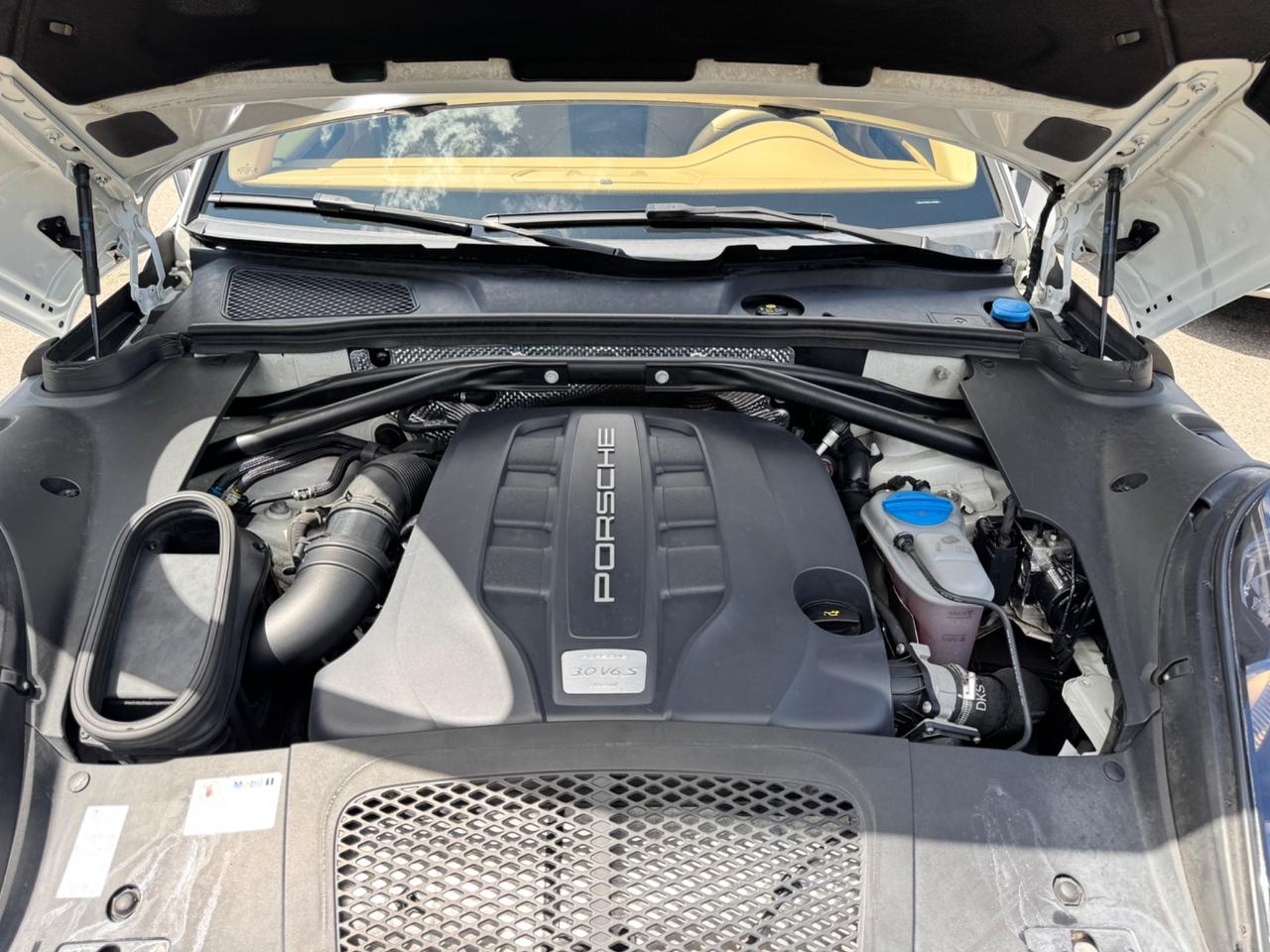 Porsche Macan 3.0 S Diesel 250cv da vetrina in garanzia