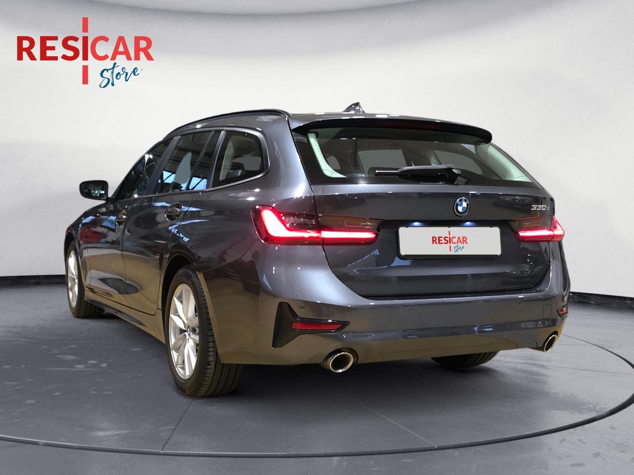 BMW 330e Touring Business Advantage auto