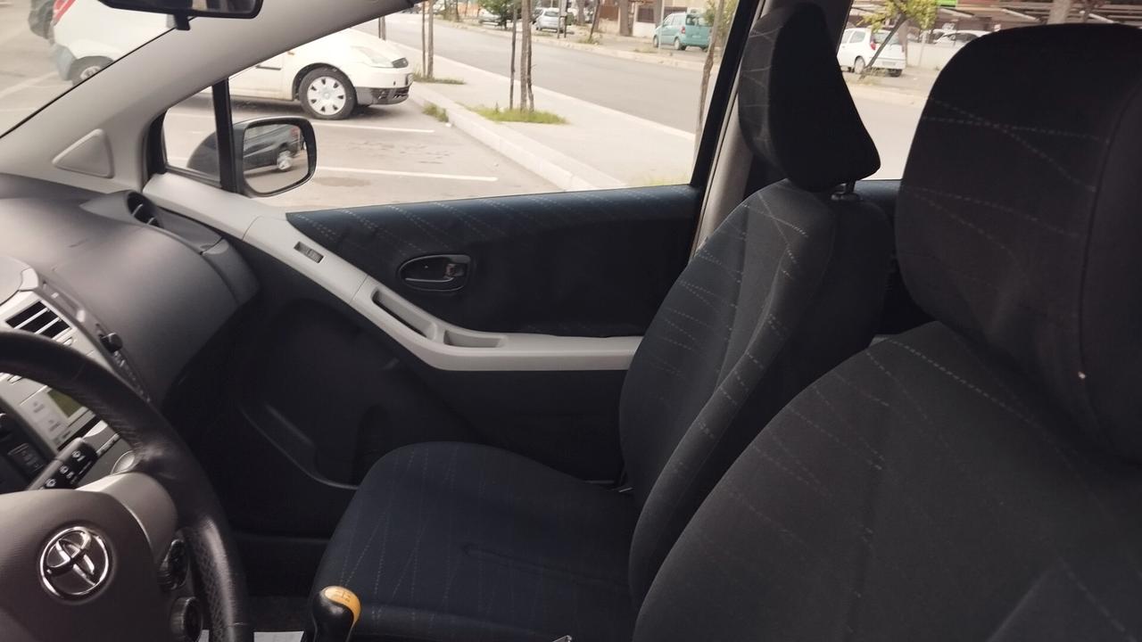 TOYOTA YARIS 1.4 DIESEL-2006