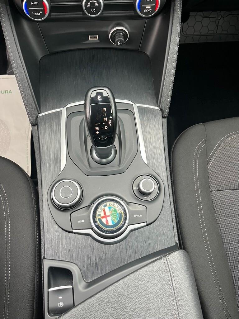 Alfa Romeo Stelvio 2.2 Turbodiesel 160 CV AT8 RWD Business