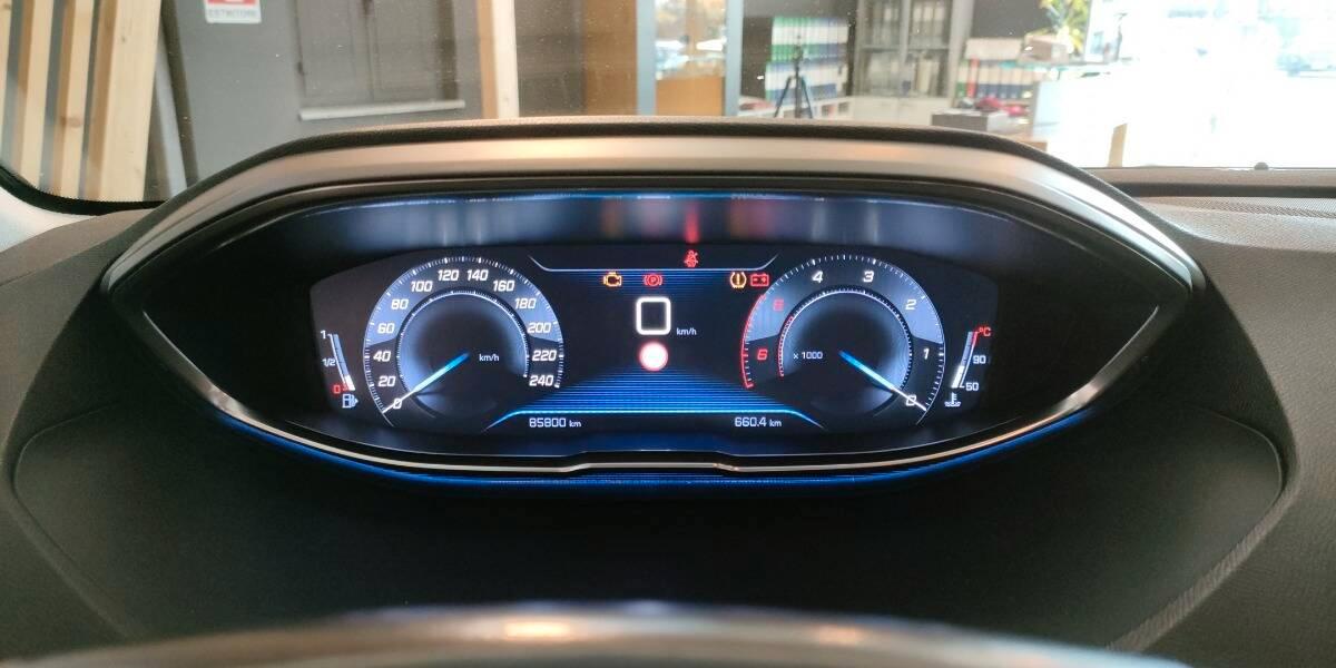 Peugeot 3008 1.6 bluehdi Business s&s 120cv