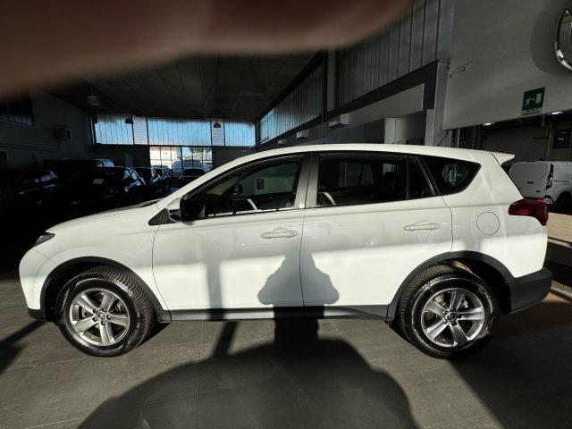 TOYOTA RAV 4 TD 2WD Style White Ed.