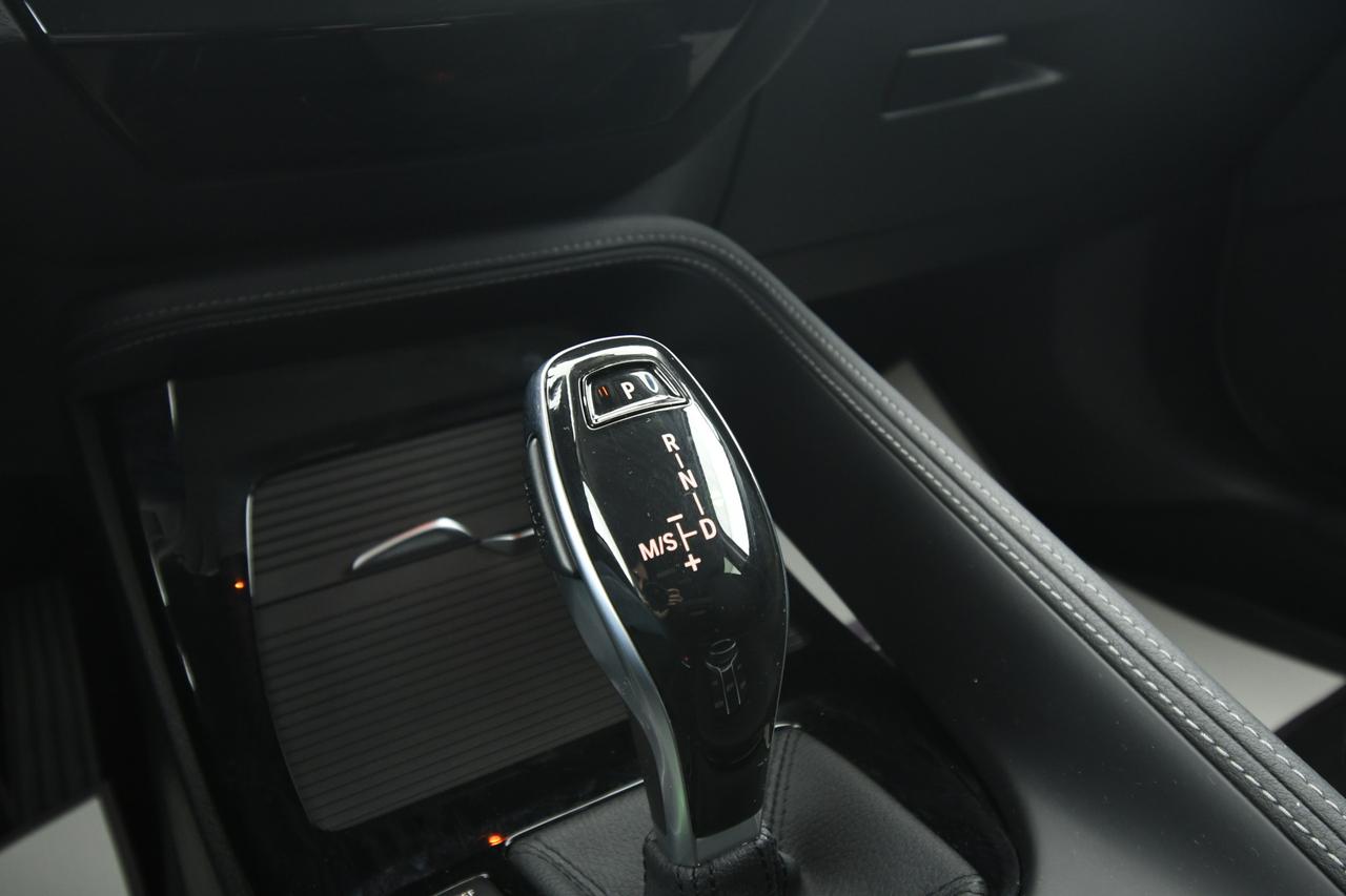 BMW X2 sdrive18d Business X auto CAMERA+BLUETOOTH+LED