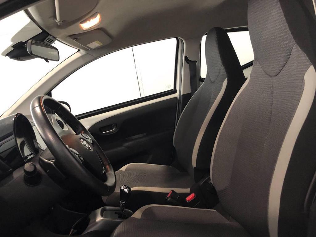 Toyota Aygo 5 Porte 1.0 VVT-i x-play M-MT