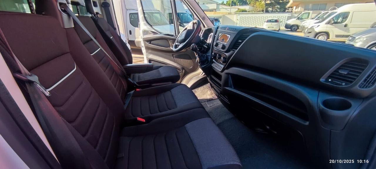 Iveco DAILY con centina e pedana idraulica