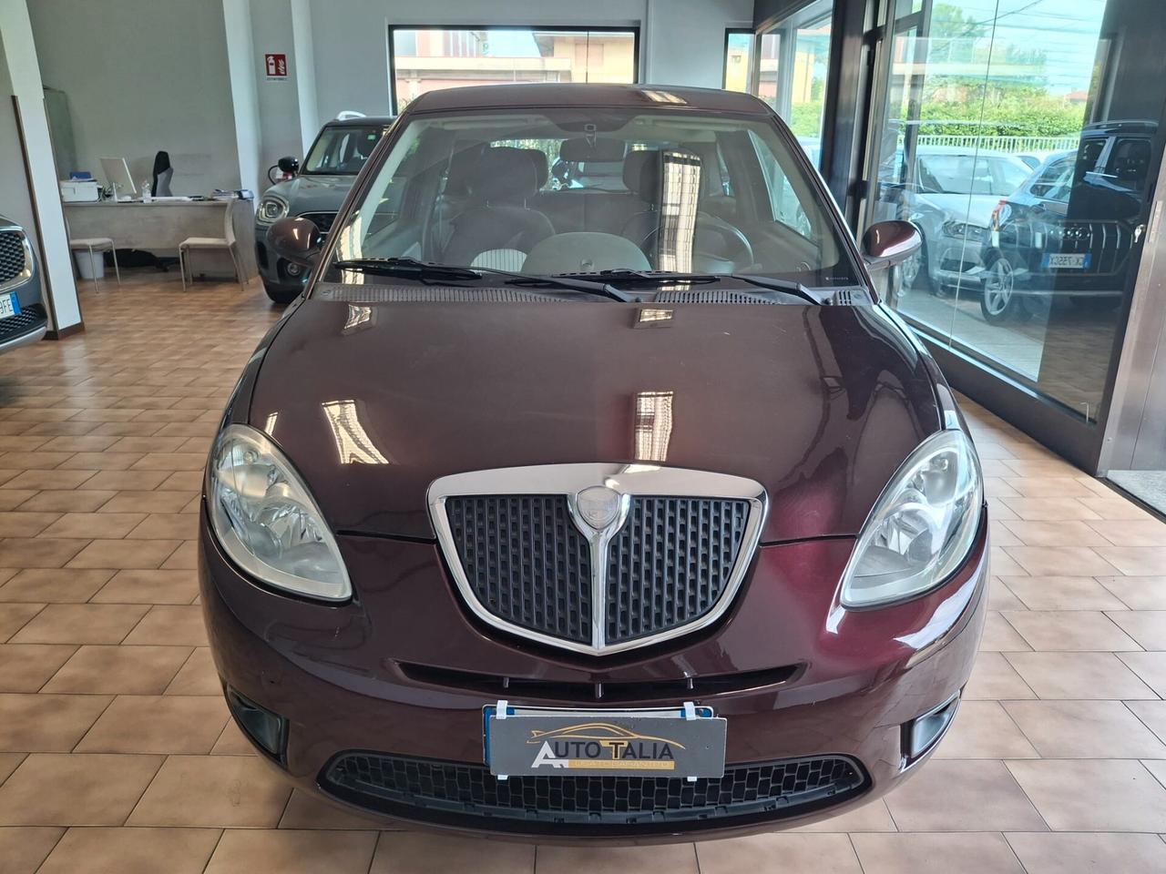 Lancia Ypsilon 1.2 8v *NEOPATENTATI