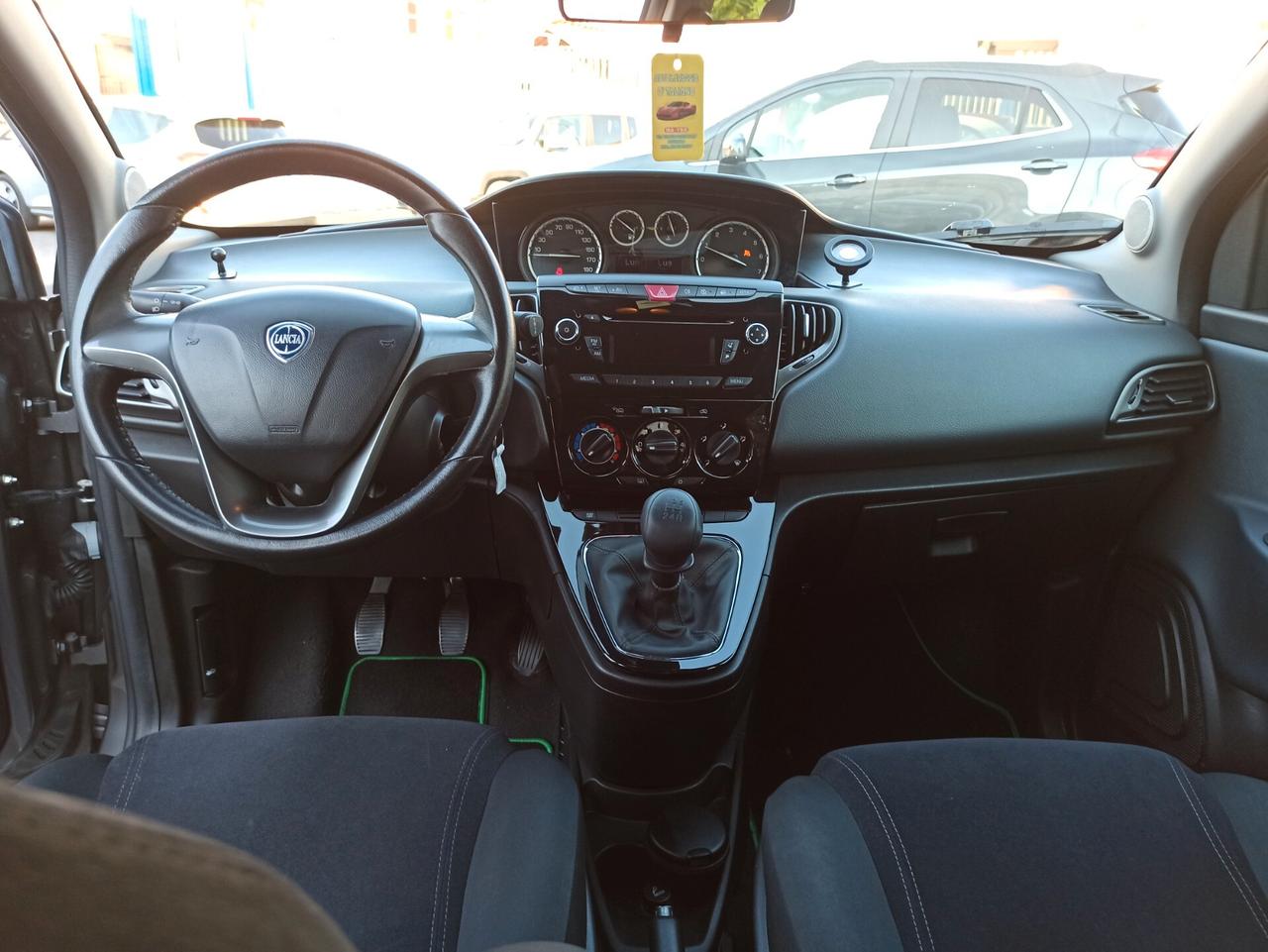 Lancia Ypsilon 1.2 69 CV 5 porte S&S Gold