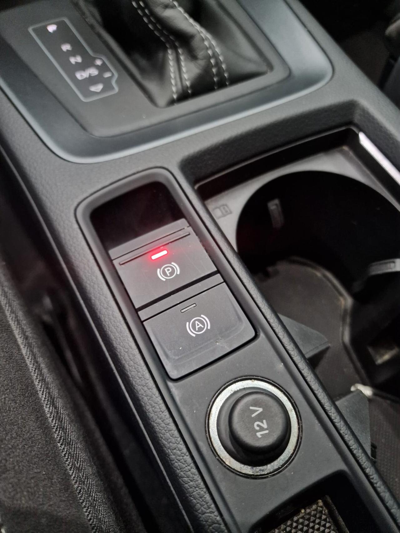 Audi Q3 SPB 35 TDI S tronic line edition 2.0 150CV Identity Black