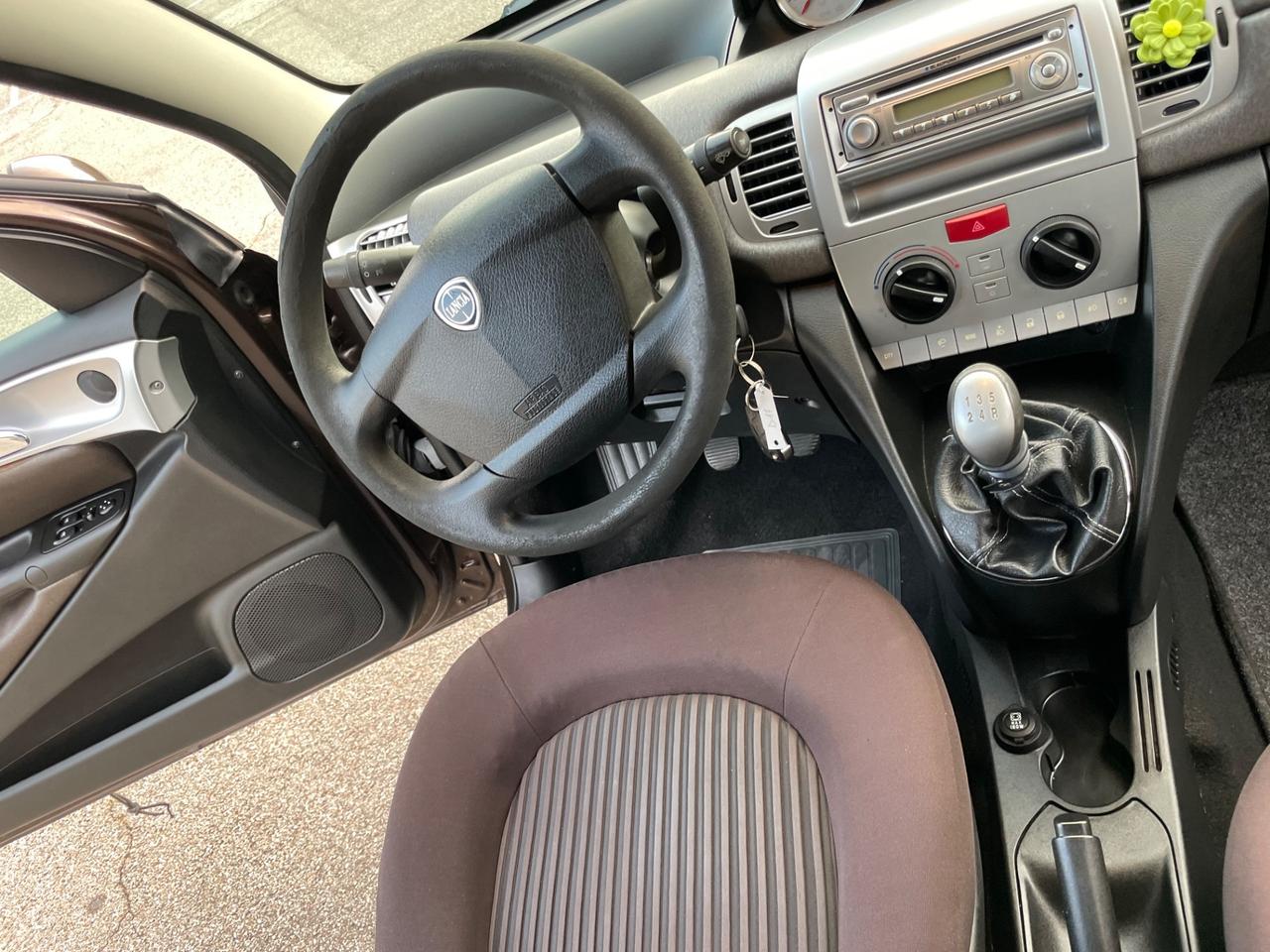 Lancia Ypsilon 1.2 Versus