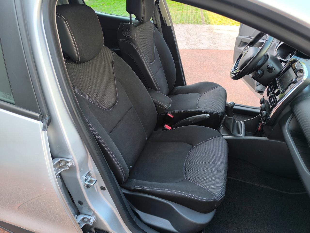 Renault Clio 1.2 75CV 5 porte Costume National