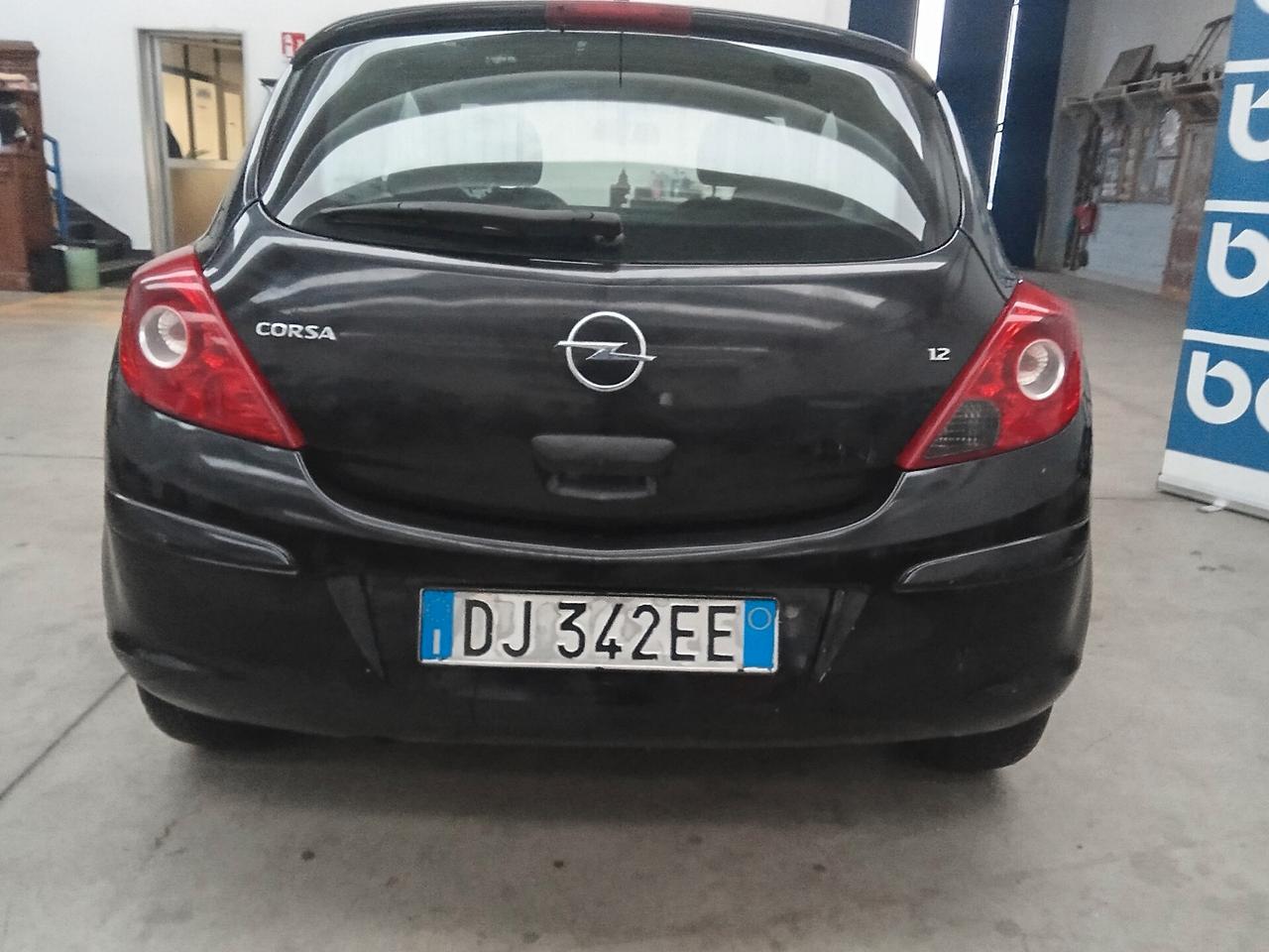 Opel Corsa 1.2 3 porte Club