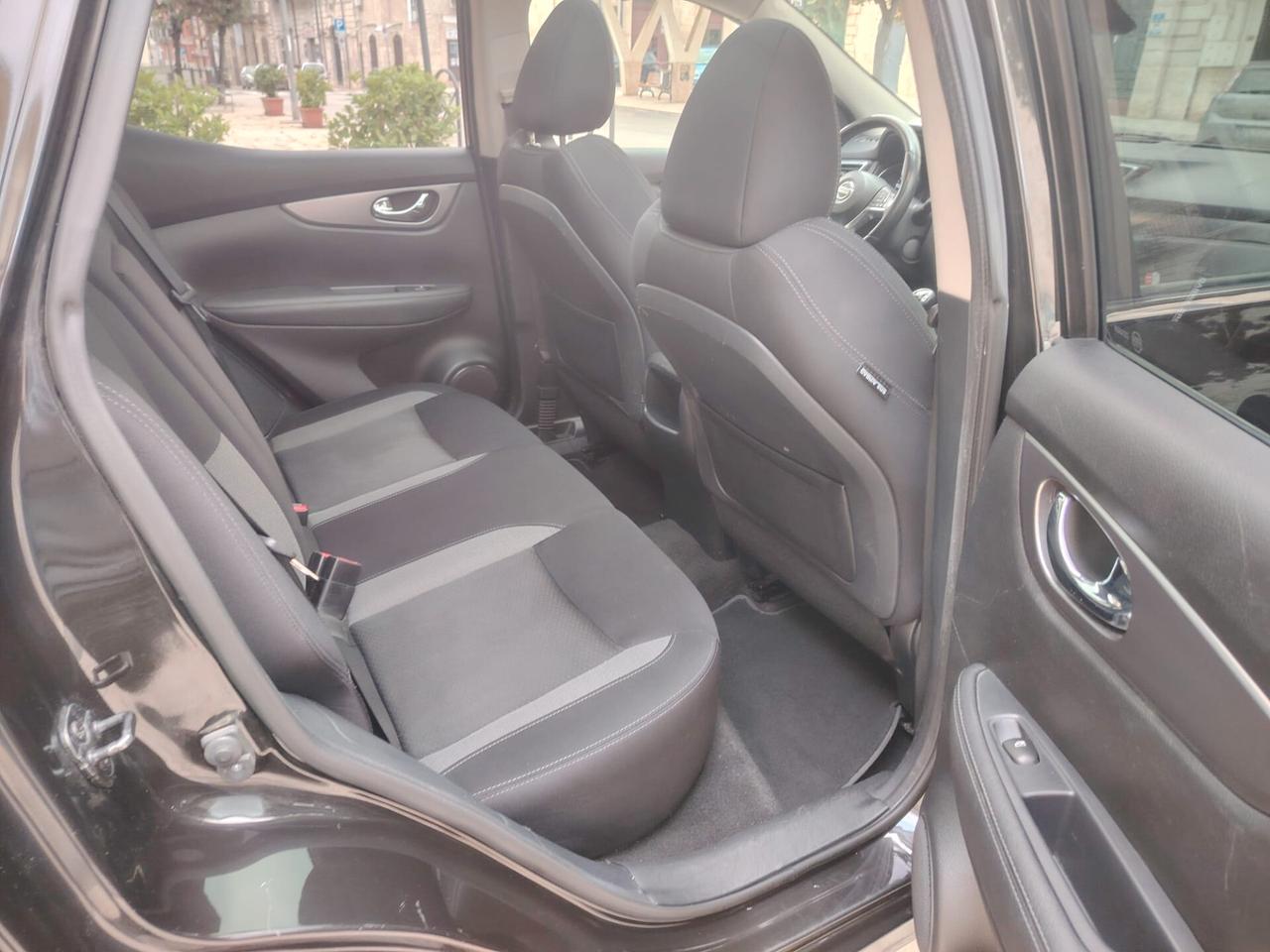 Nissan Qashqai 1.5 dCi N-Connecta