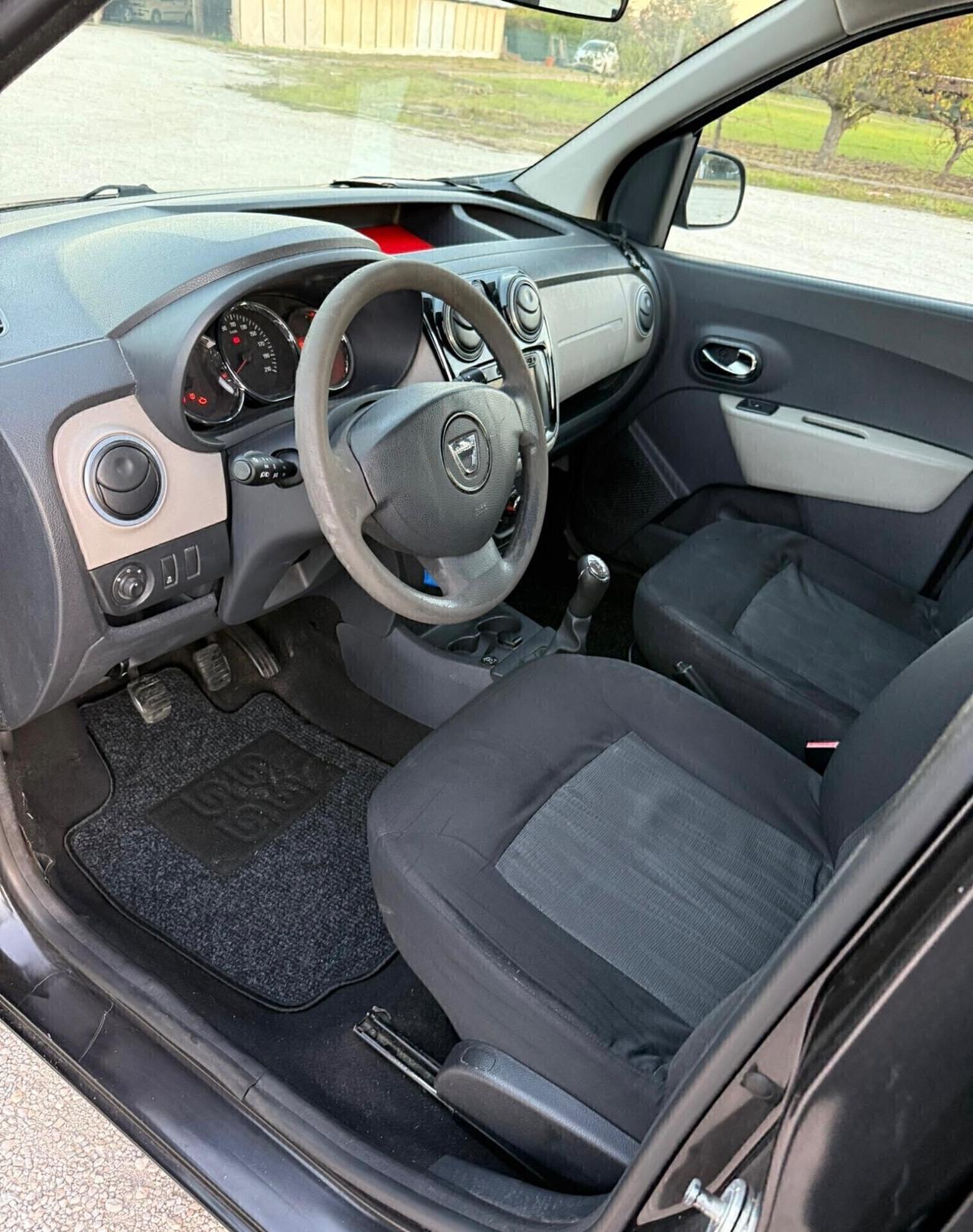 Dacia Dokker con posti 1.6 GPL neopatentati UNIPROPR