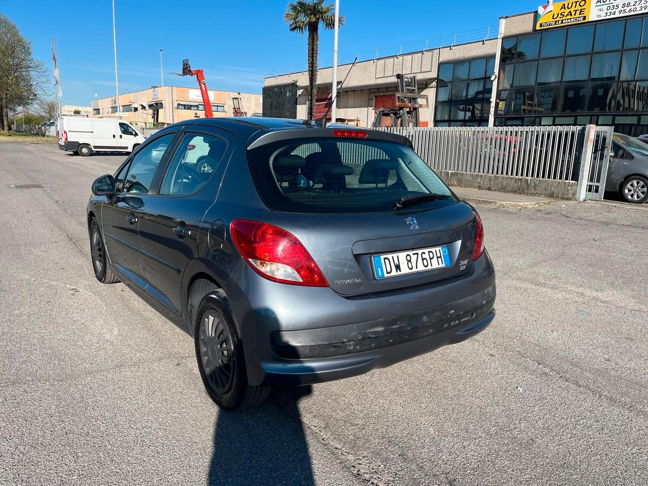 Peugeot 207 1.4 8V 75CV 5p. X Line ECO GPL