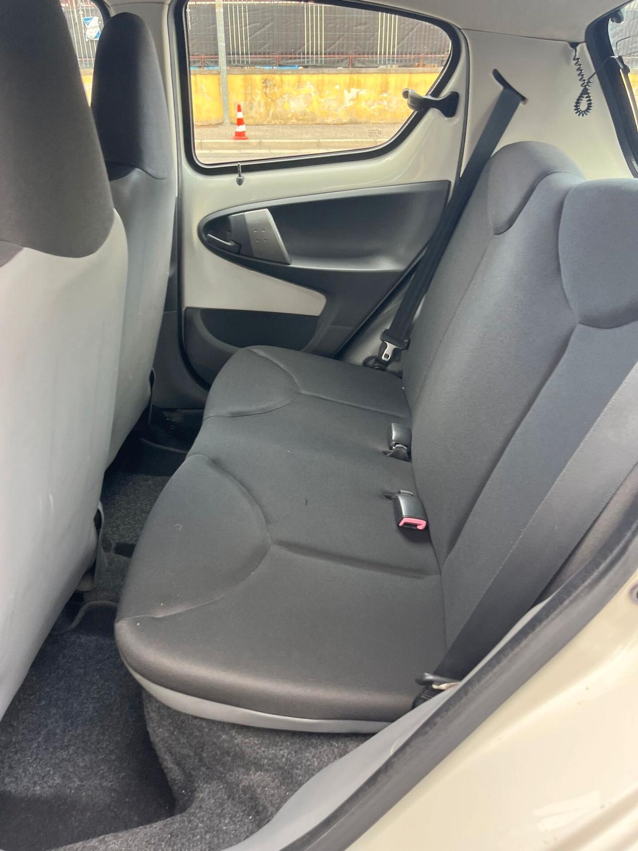 Toyota Aygo 1.0 12V VVT-i 5 porte Now Connect