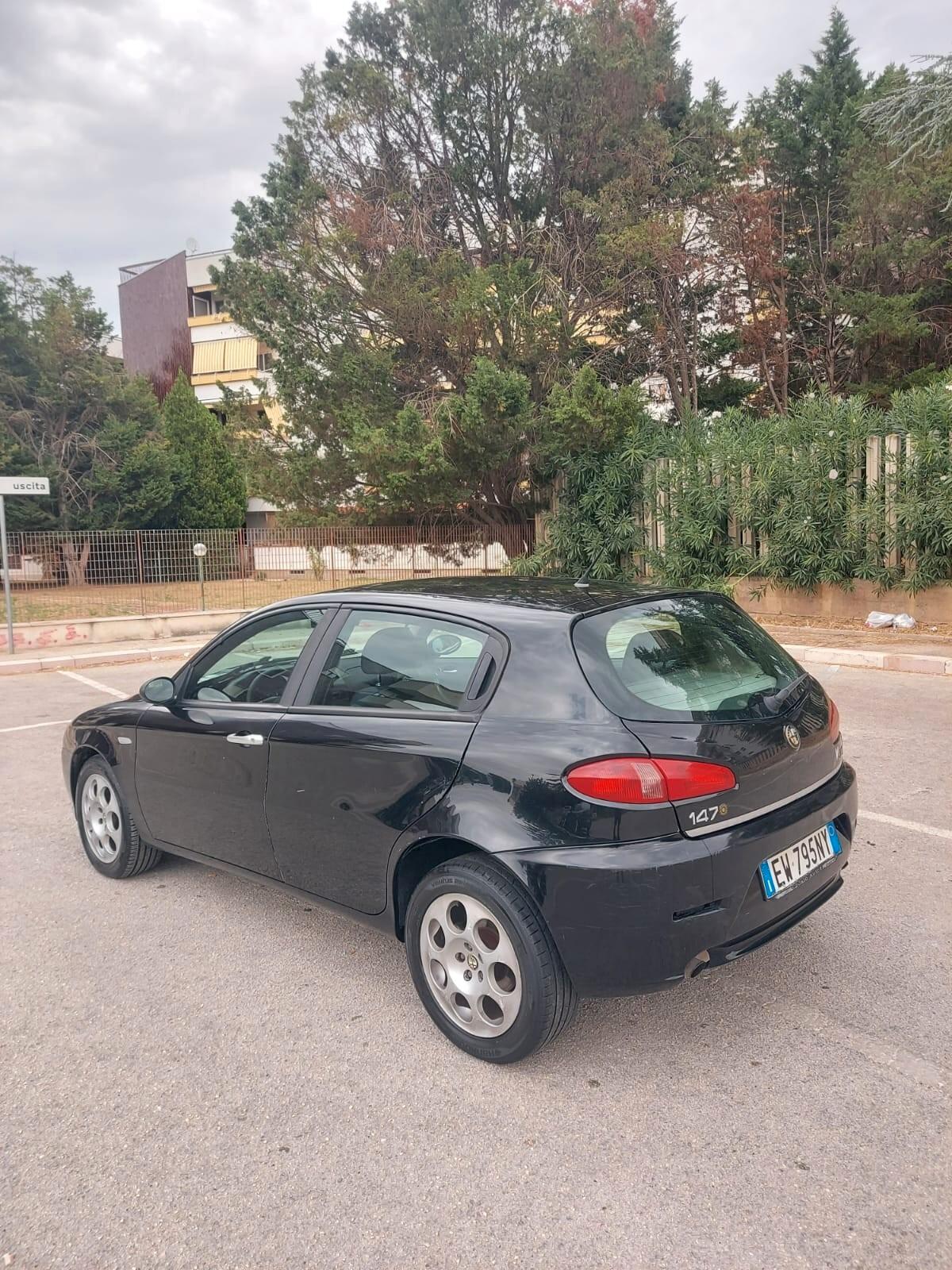 Alfa Romeo 147 1.9 JTD M-JET 16V 5 porte Dist.
