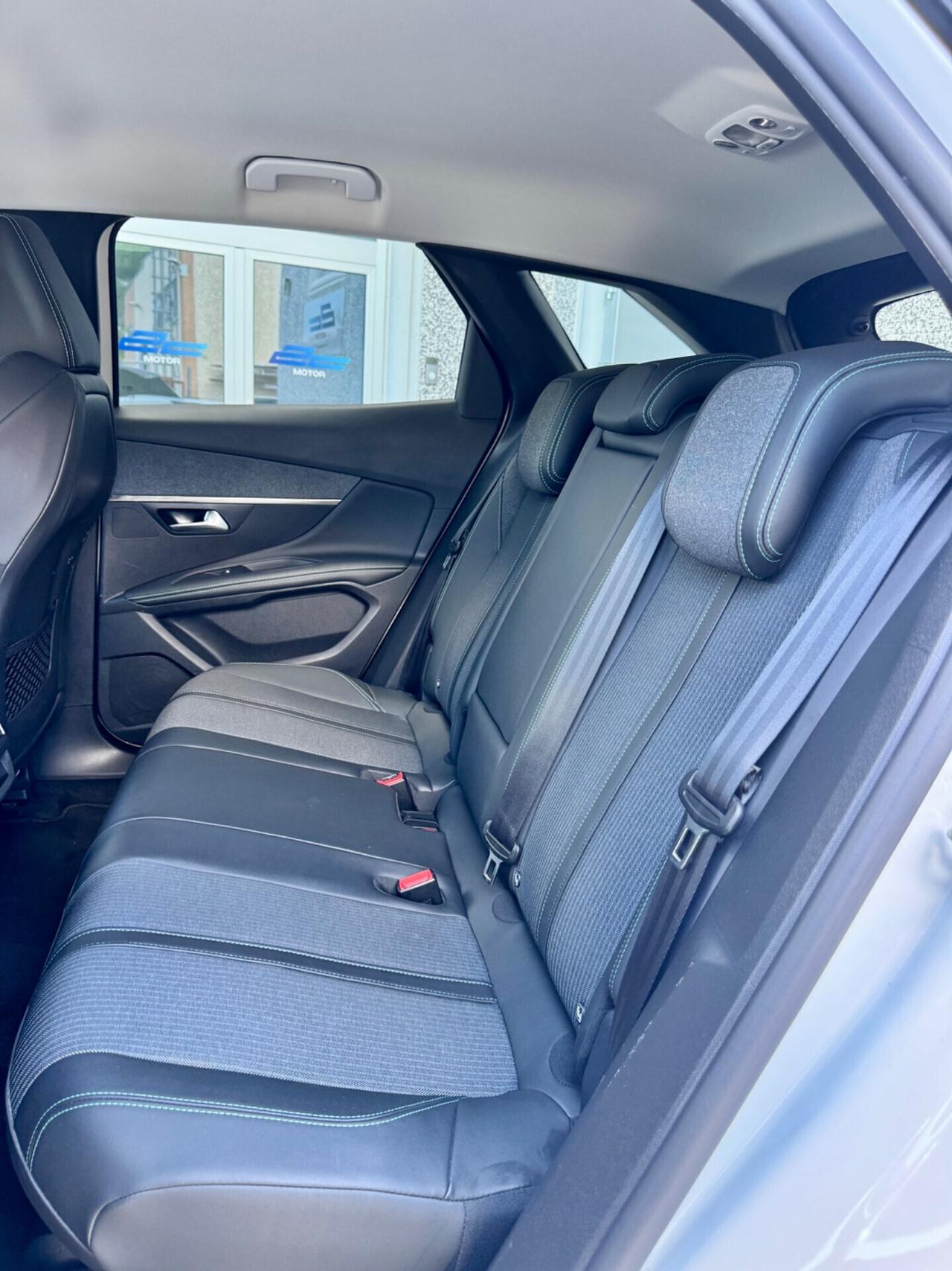 Peugeot 3008 Allure Pack BlueHDi 130 S&S cambio EAT8