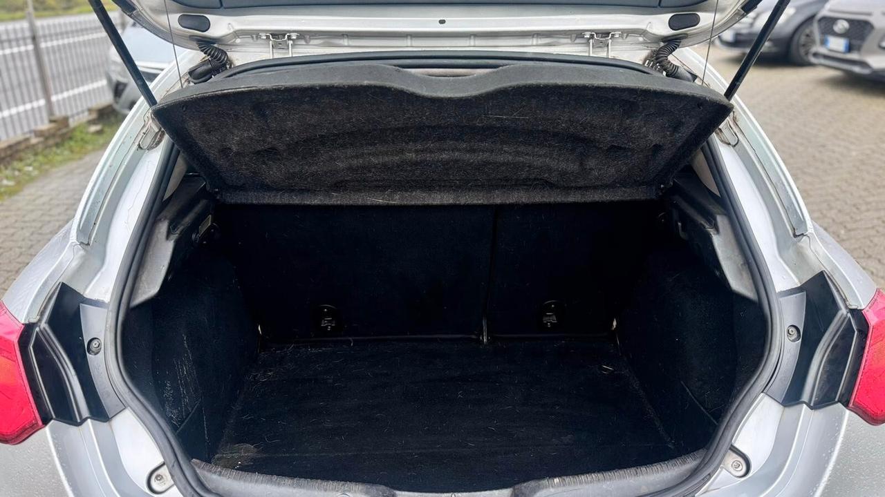 Alfa Romeo Giulietta 2.0 JTDm 2011