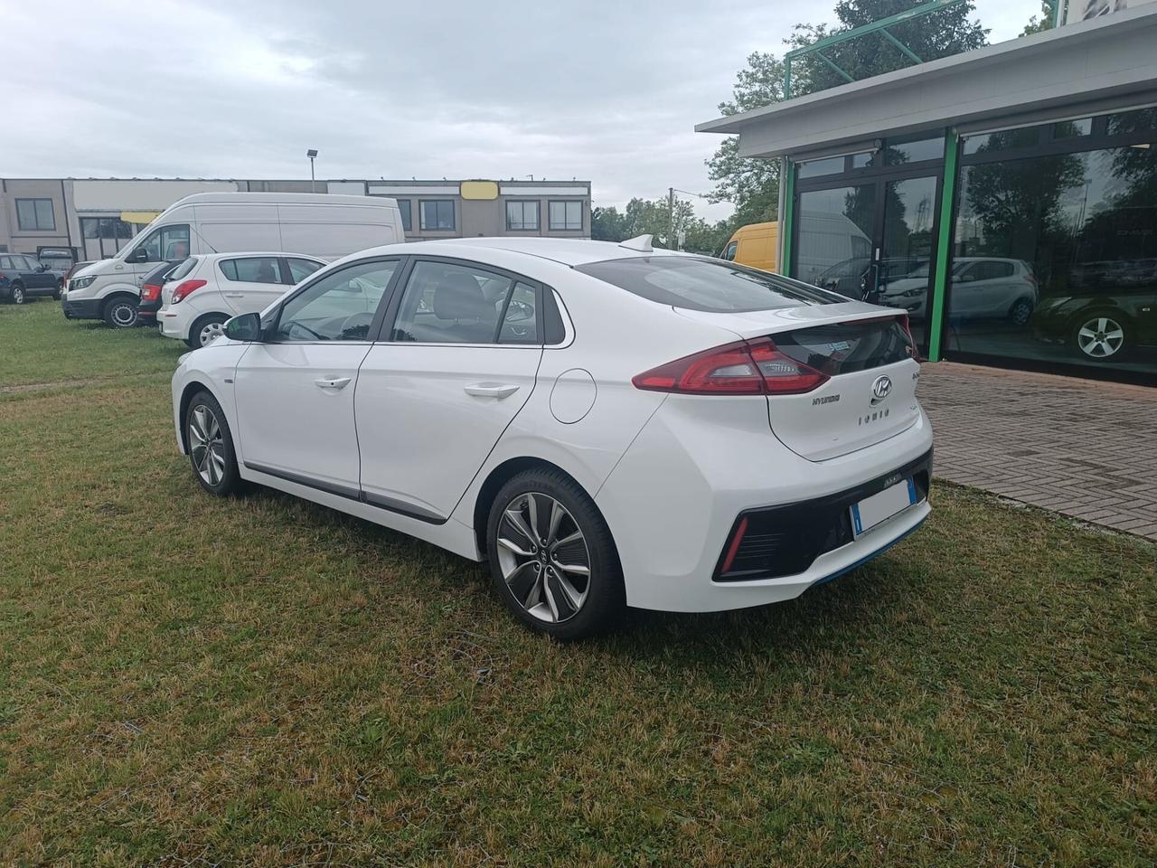 Hyundai Ioniq 1.6 Hybrid DCT Classic