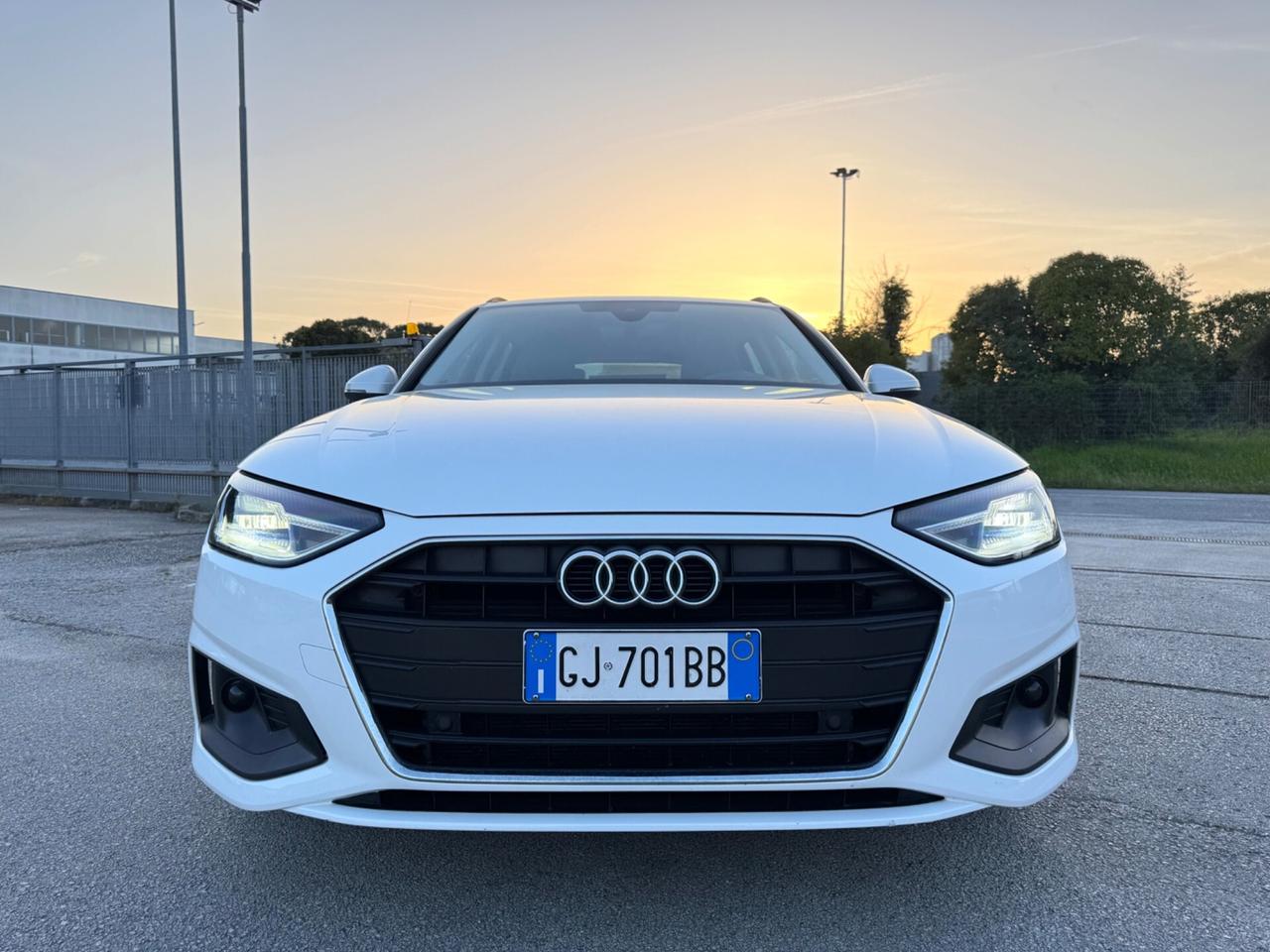 AUDI A4 2.0 Tdi Avant S-Tronic - Led 18
