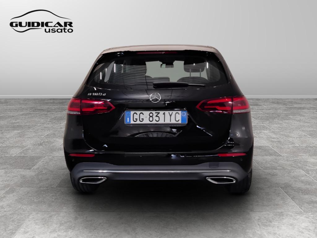Mercedes-Benz Classe B - W247 2018 - B 180 d Sport auto