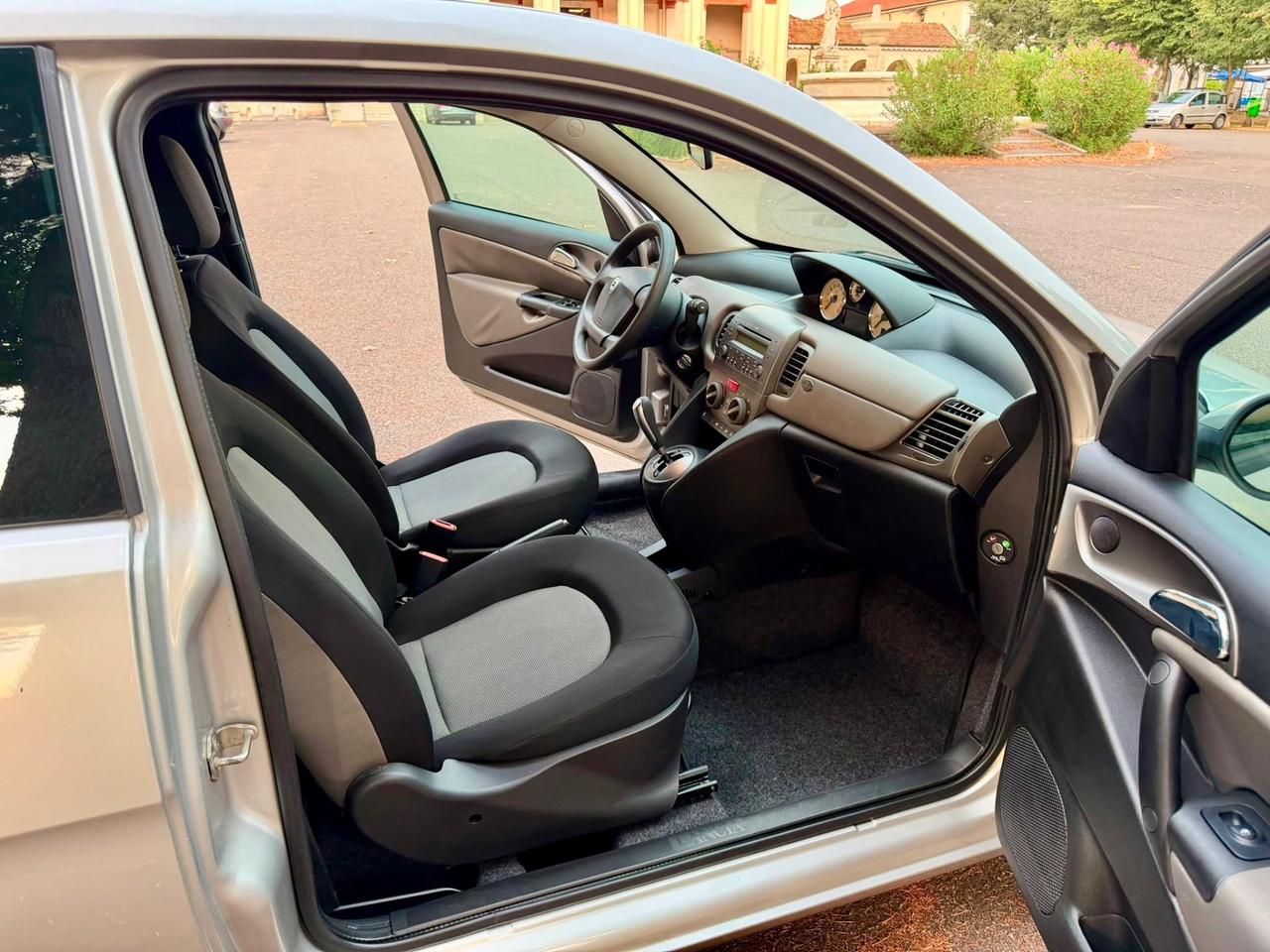 Lancia Ypsilon 1.3 Multijet 72.000km semiautomatica