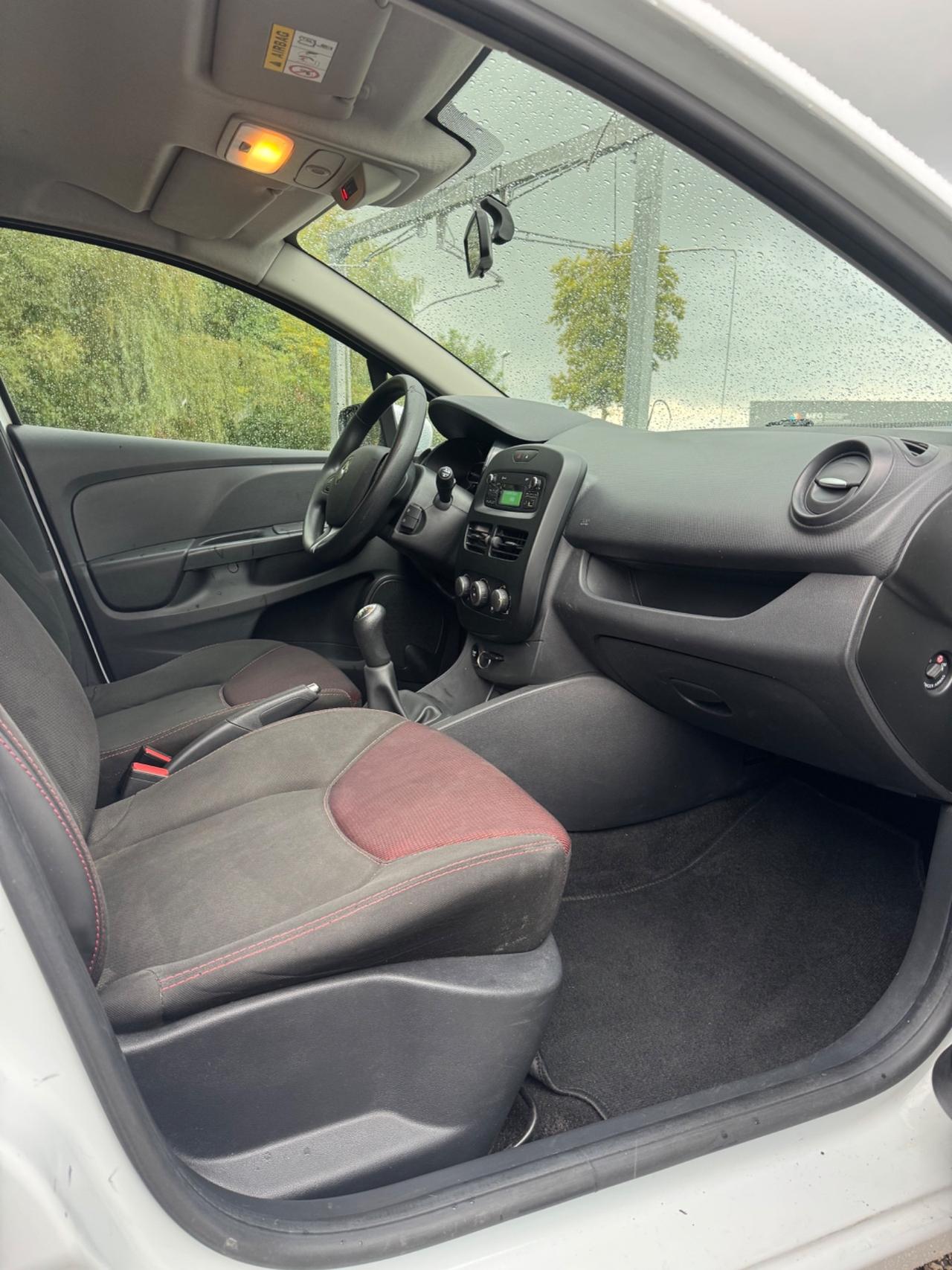 Renault Clio 1.2 benzina 75cv