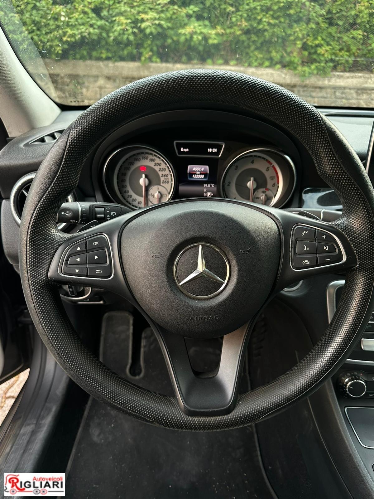 Mercedes-benz CLA 180 d Automatic Business