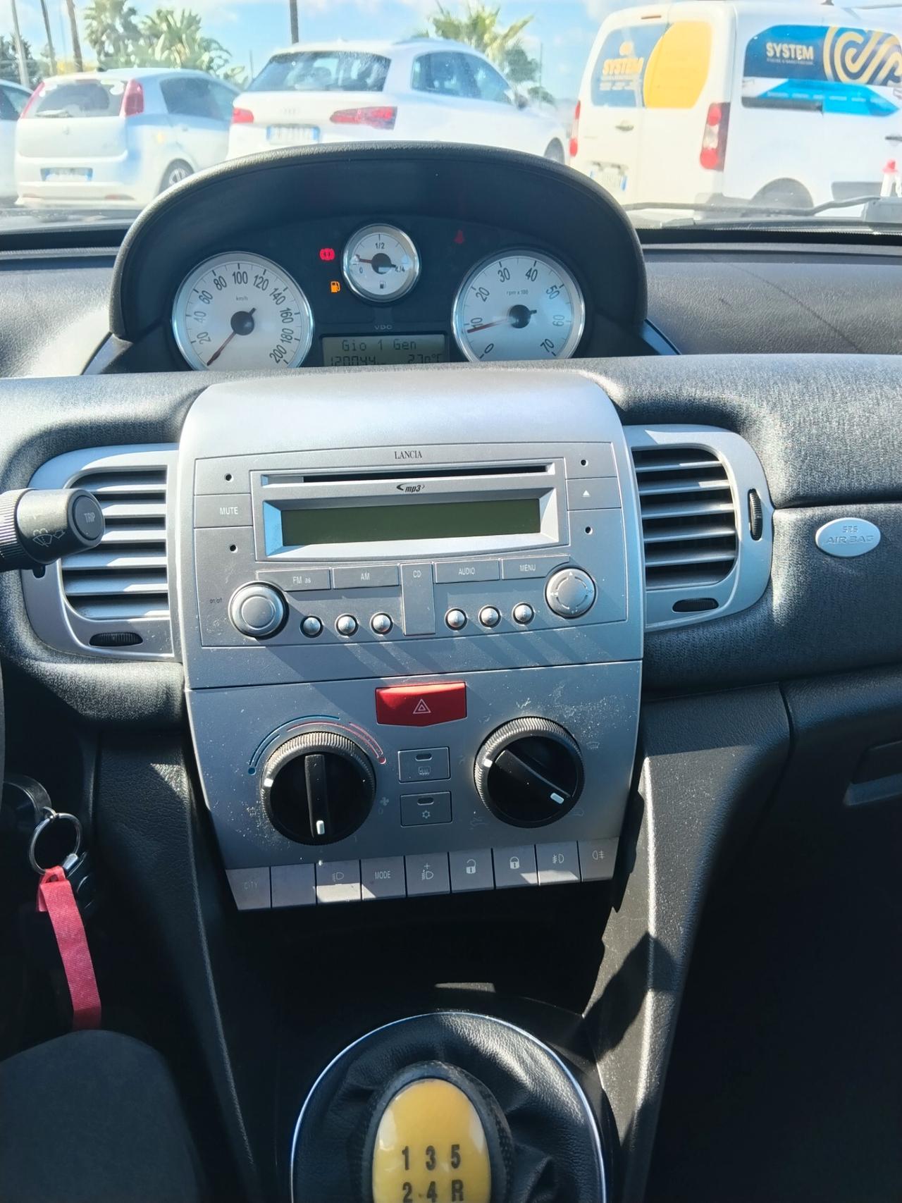 Lancia Ypsilon 1.3 MJT 75 CV Unyca