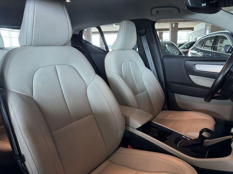 Volvo XC40 XC40 T3 Geartronic Momentum Pro