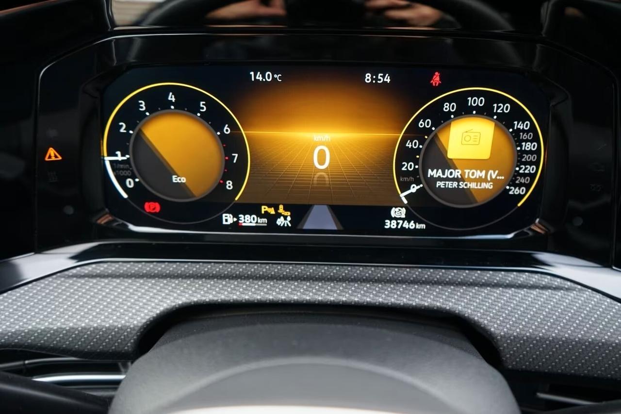 Volkswagen Golf 1.5 TSI R-Line
