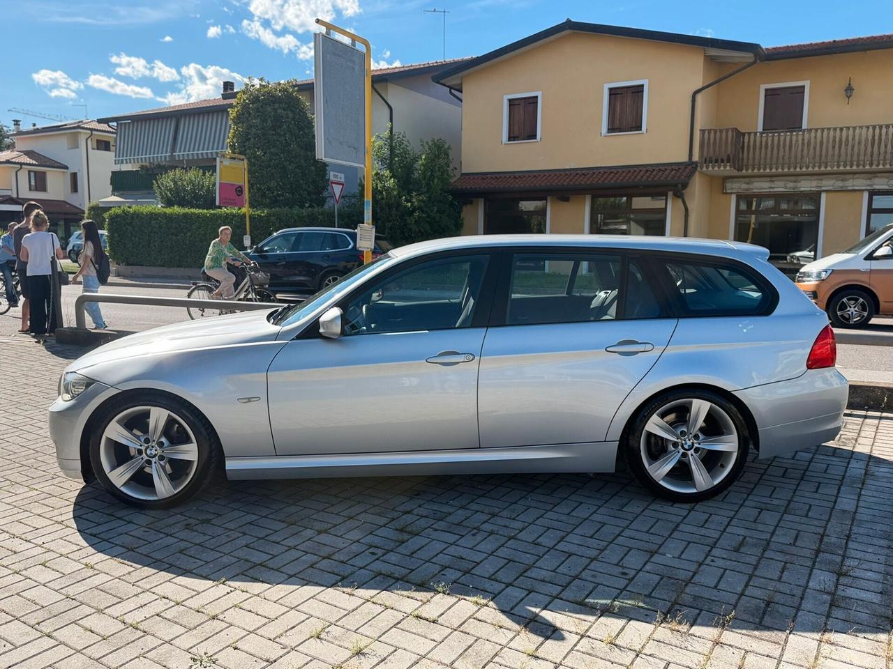 Bmw 320 320d cat Touring Attiva