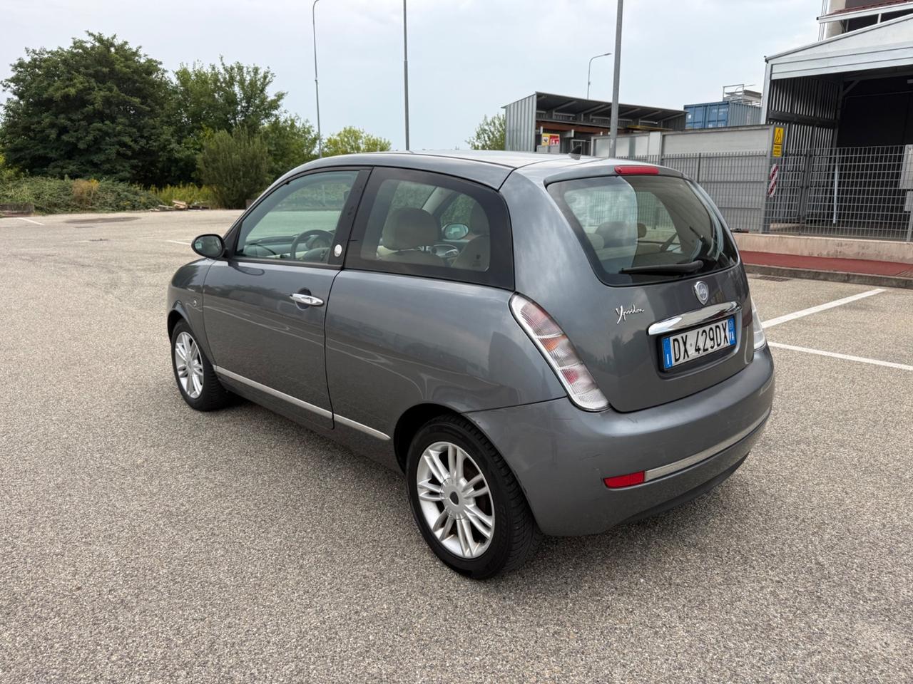 Lancia Ypsilon 1.4 Platino Ecochic GPL