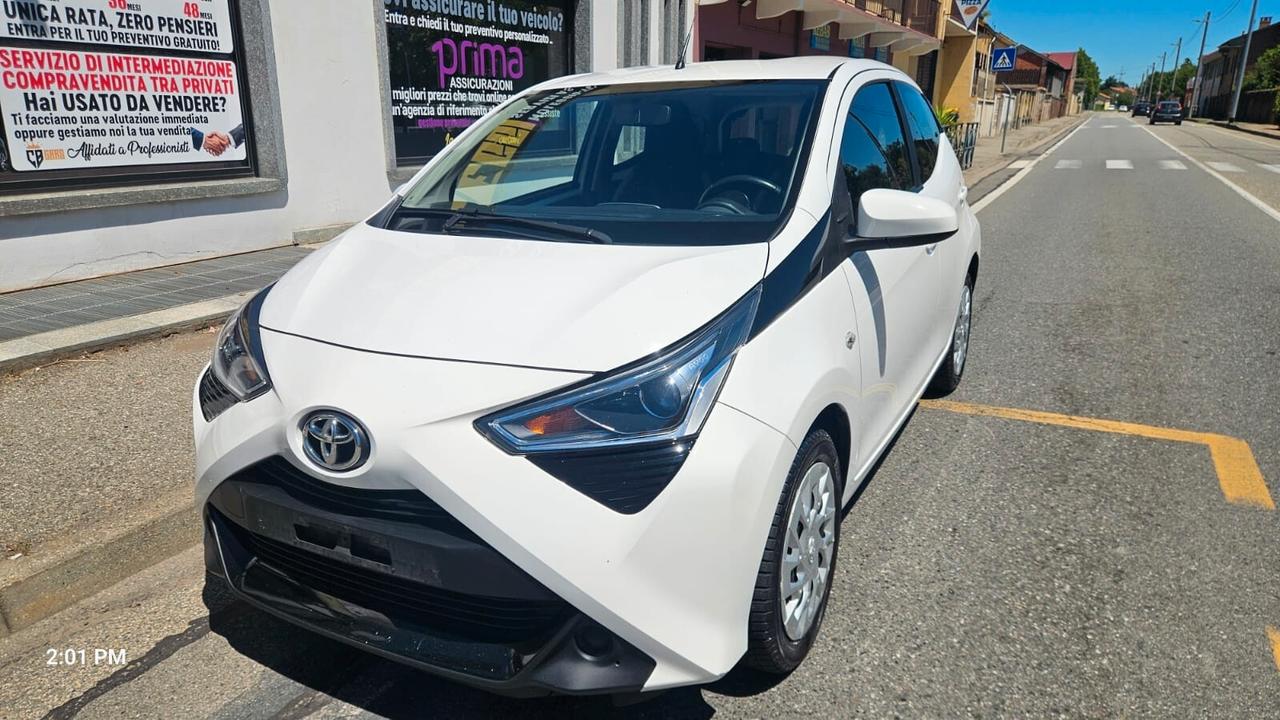 Toyota Aygo Connect 1.0 72 CV 5 porte x-play