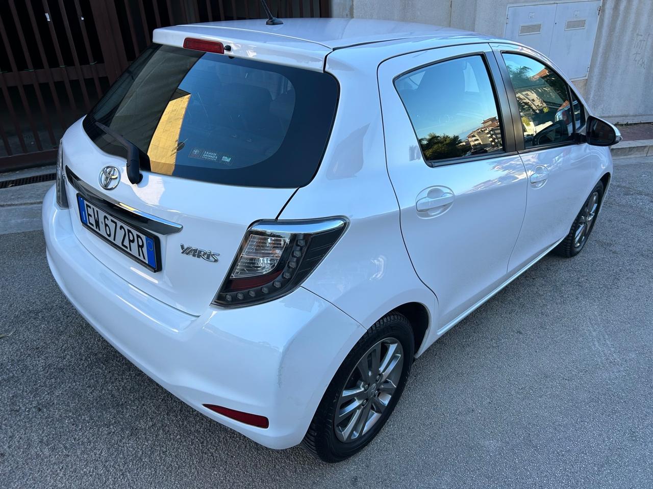 Toyota Yaris 1.0 b. solo 97000 km