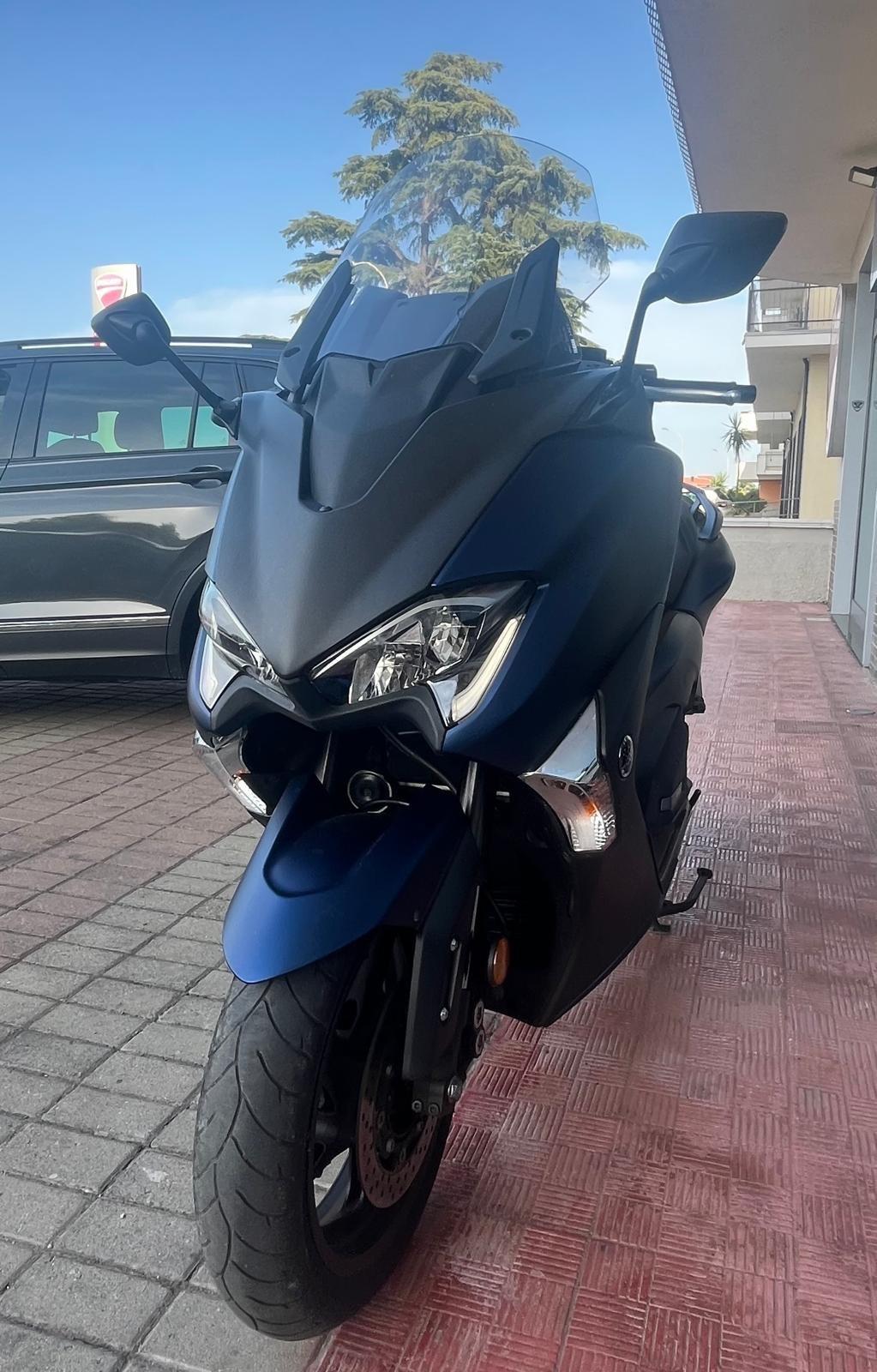 Yamaha T Max 530 SX AKRAPOVIC
