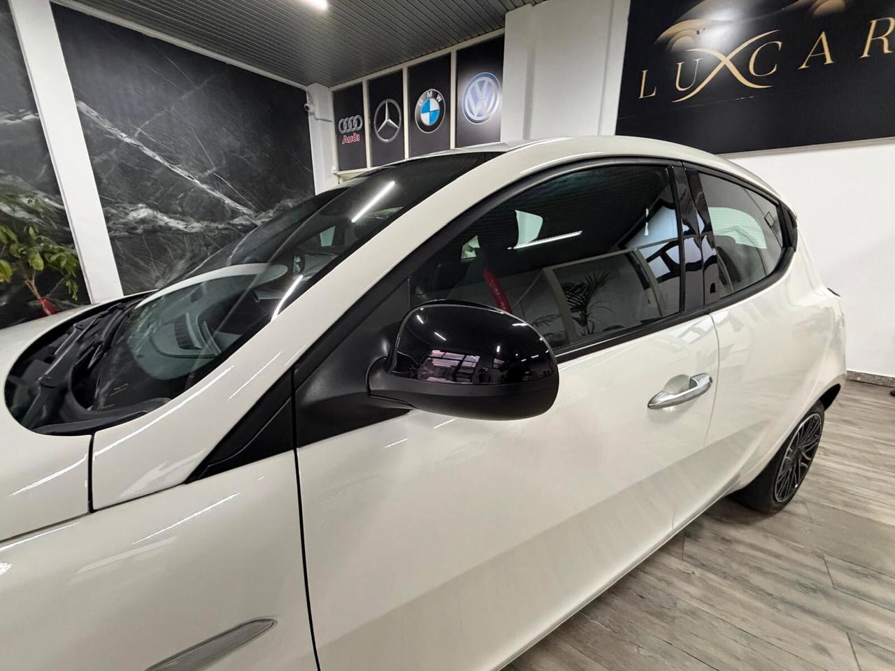 Lancia Ypsilon 1.0 FireFly 5 porte S&S Hybrid Gold