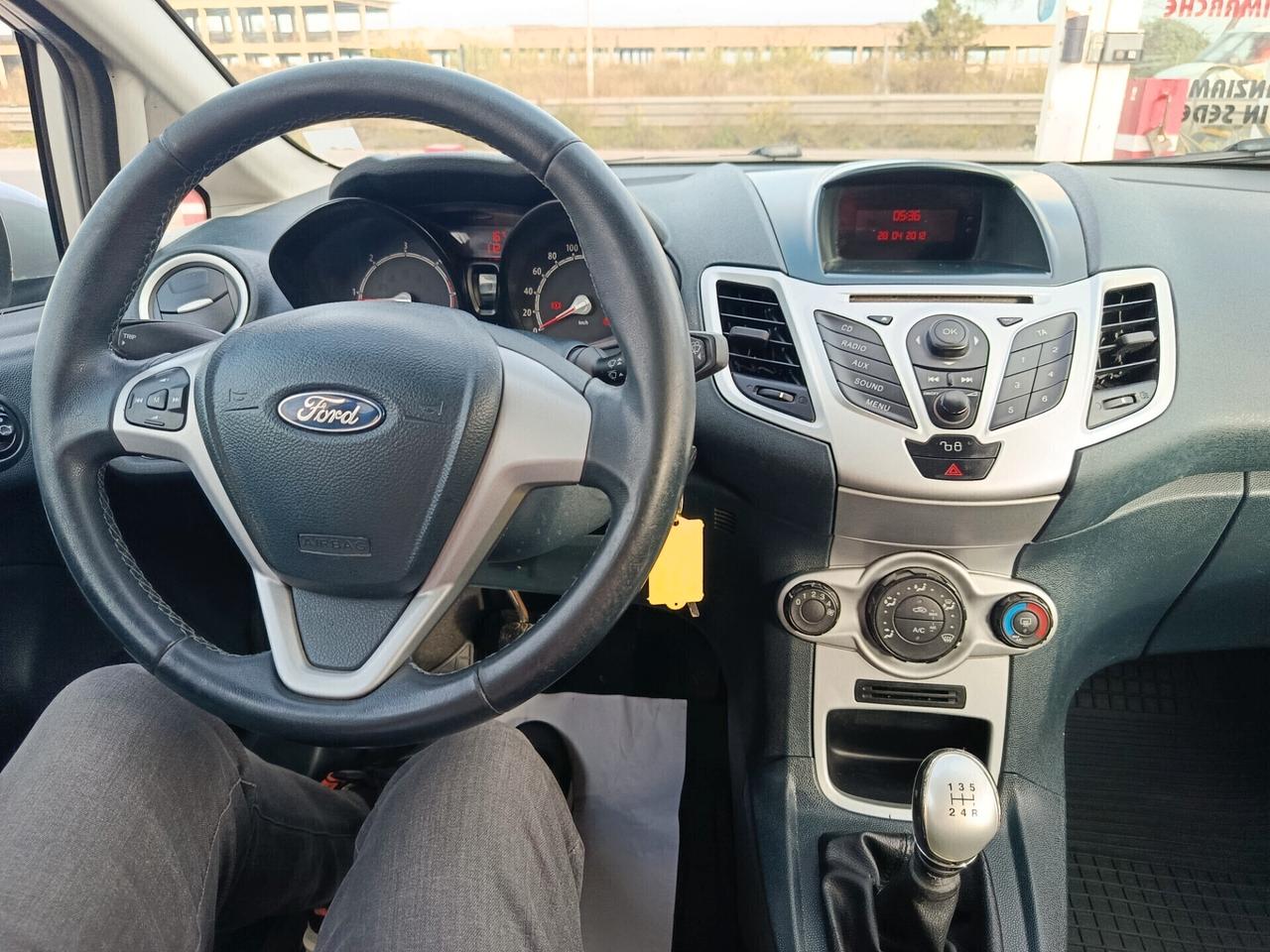 Ford Fiesta 1.4 TDCi 70CV 5p. Titanium