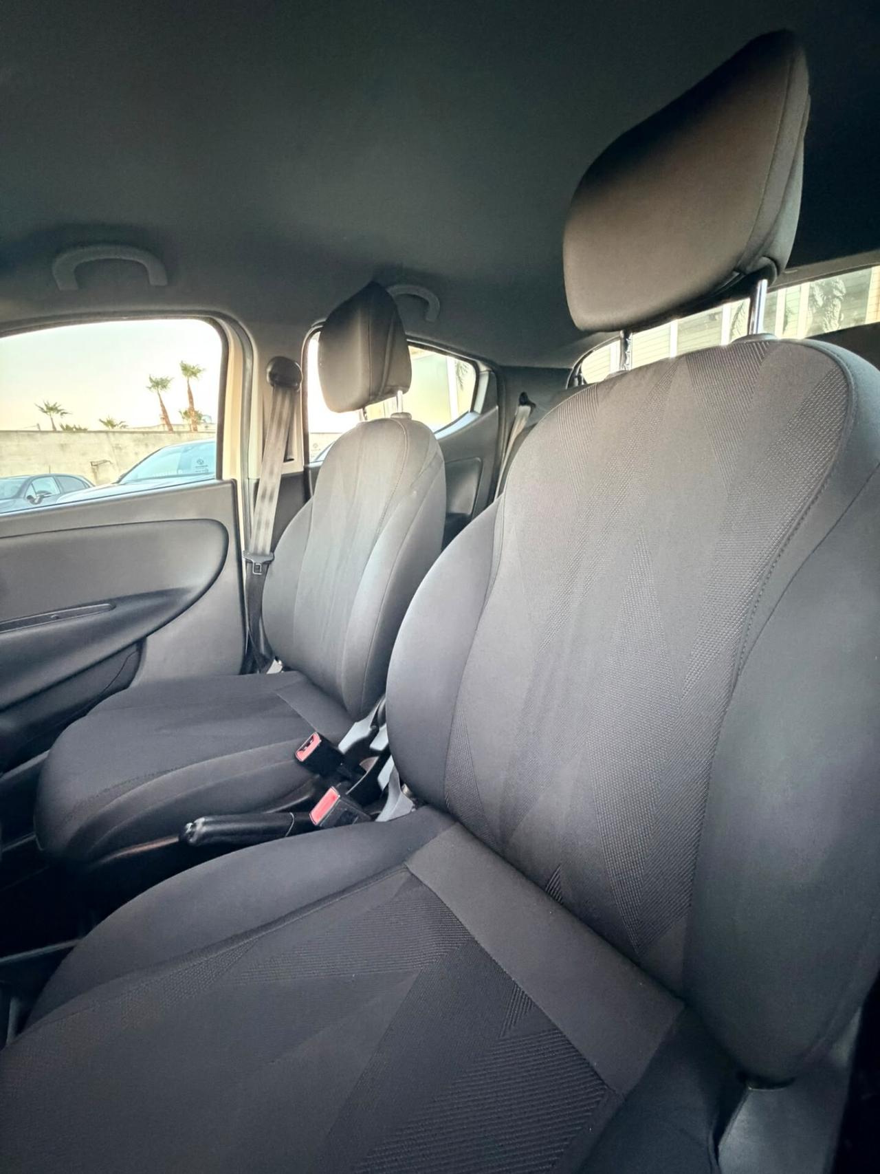 Lancia Ypsilon 1.2 69 CV 5 porte GPL Ecochic Gold