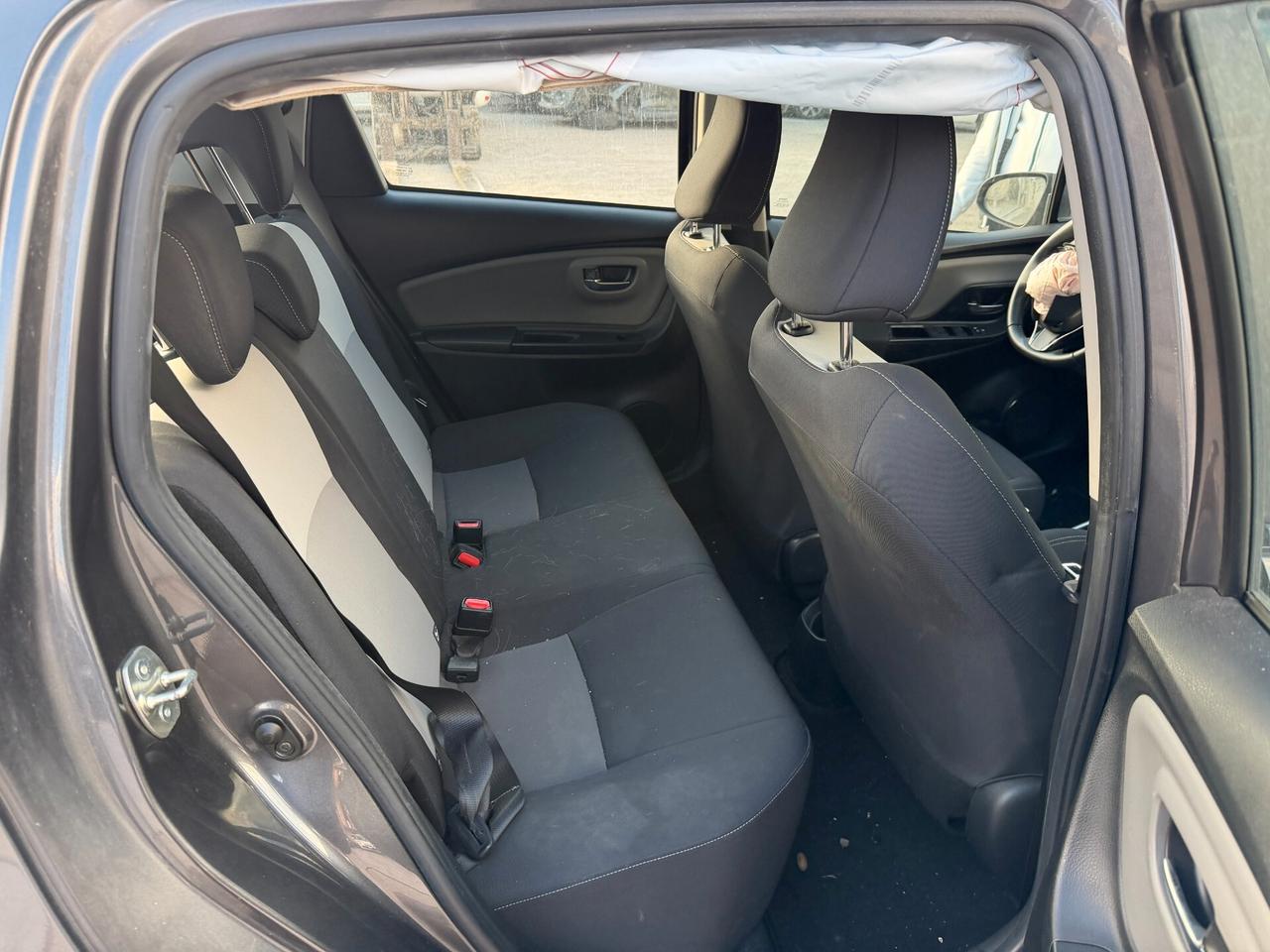 TOYOTA YARIS 2017 1.5 BENZINA 111 CV *MARCIANTE