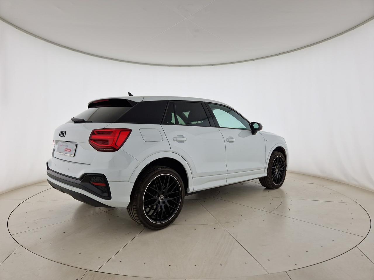 Audi Q2 35 1.5 tfsi identity black s-tronic