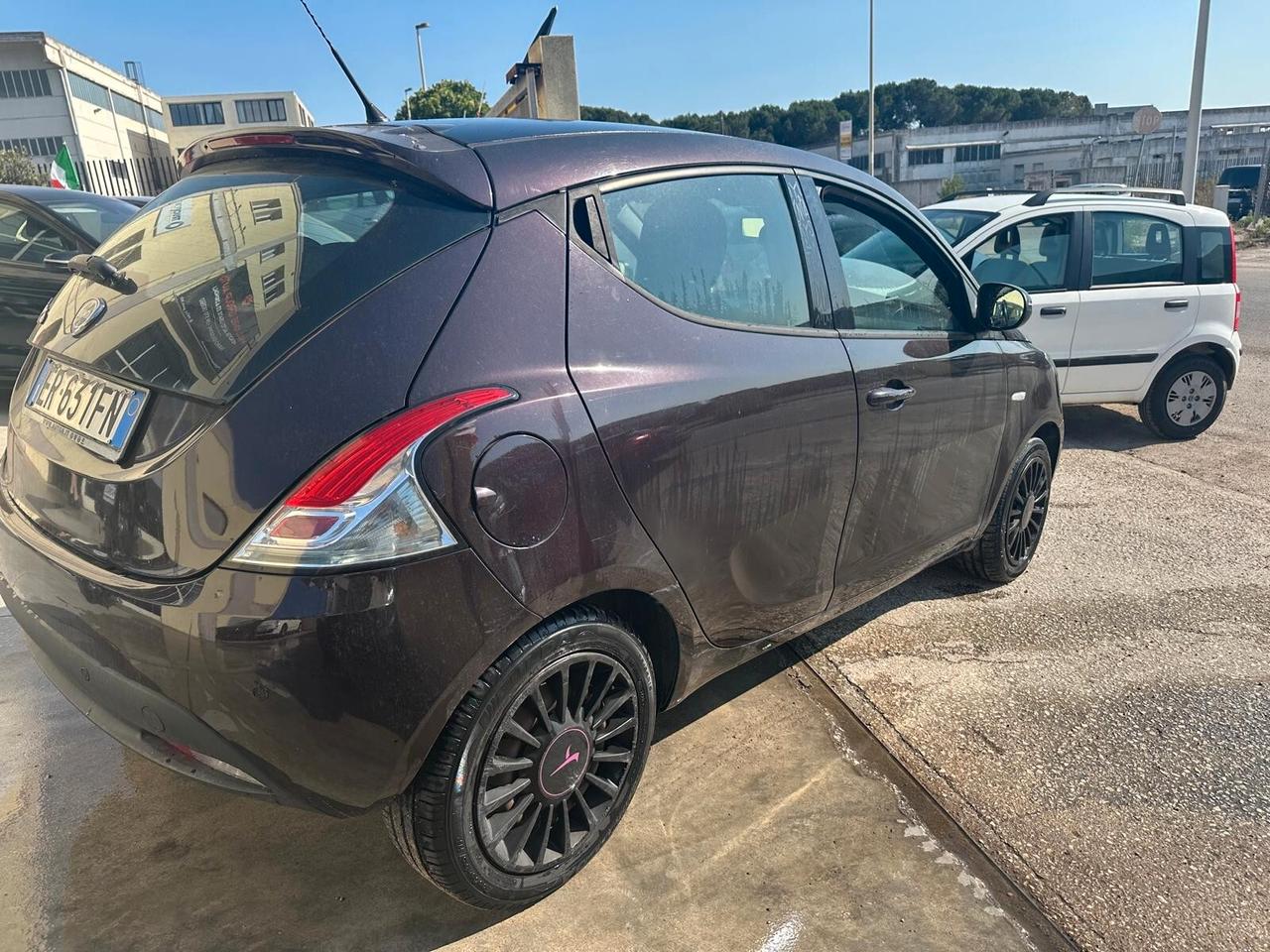 Lancia Ypsilon 1.3 DIESEL 120MILA KM
