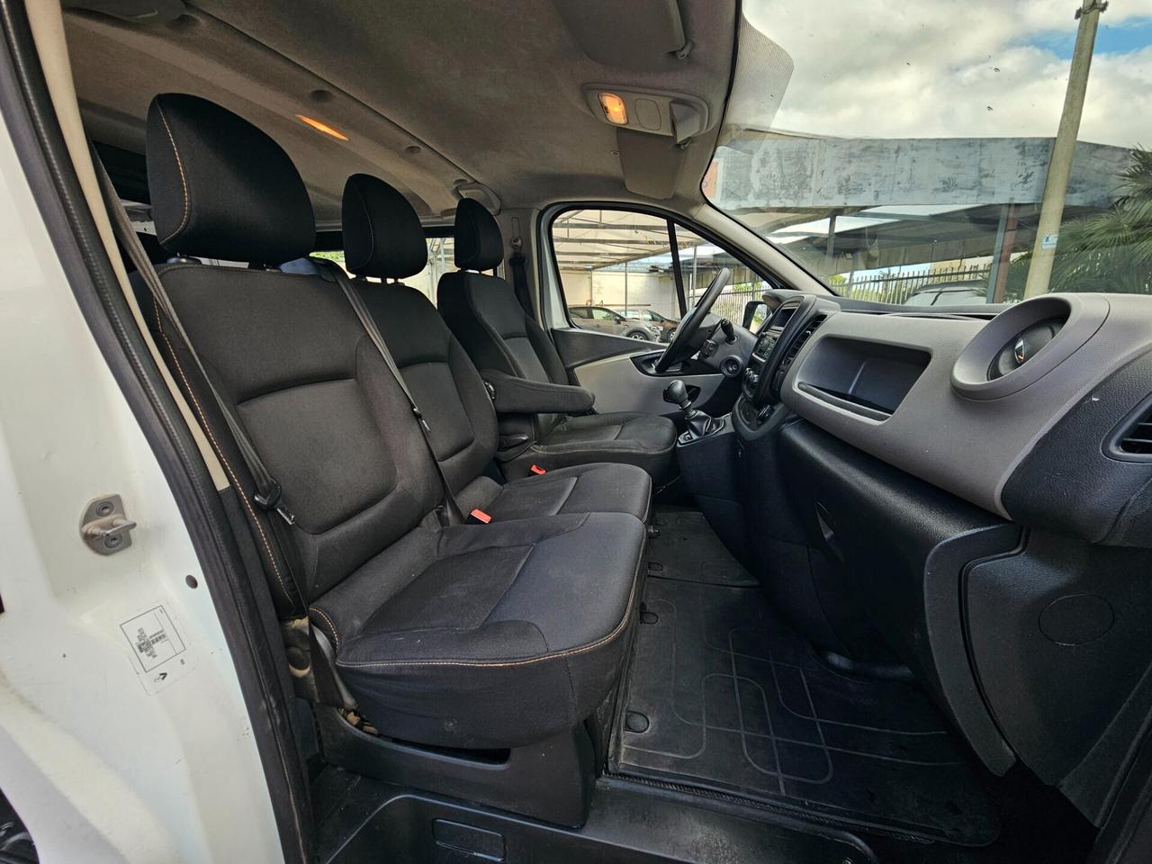 Renault Trafic 1.6 dCi 120cv 6 POSTI + FURGONE