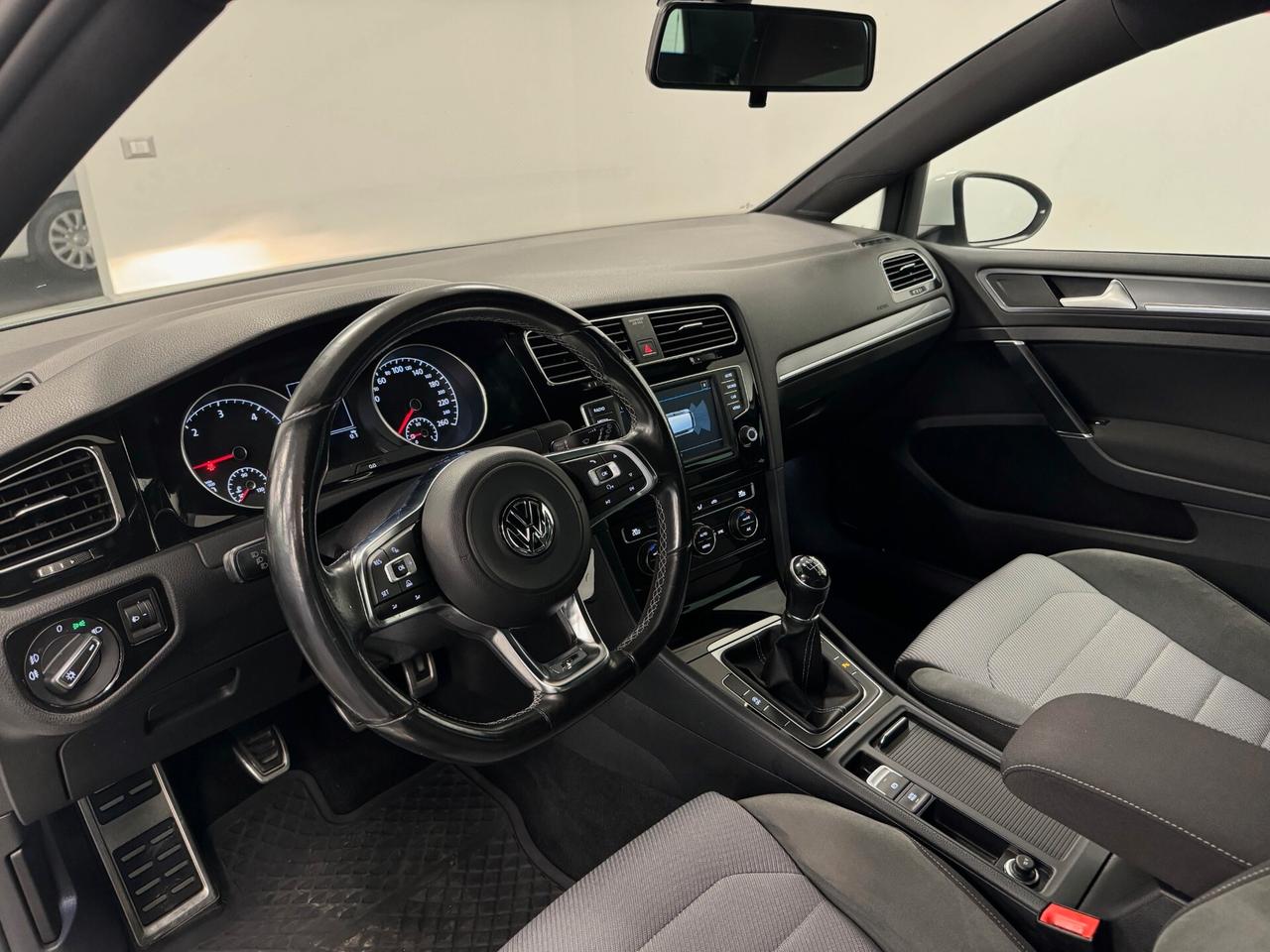Volkswagen Golf 2.0 TDI 5p. Sport Edition R LINE BlueMotion Tech.